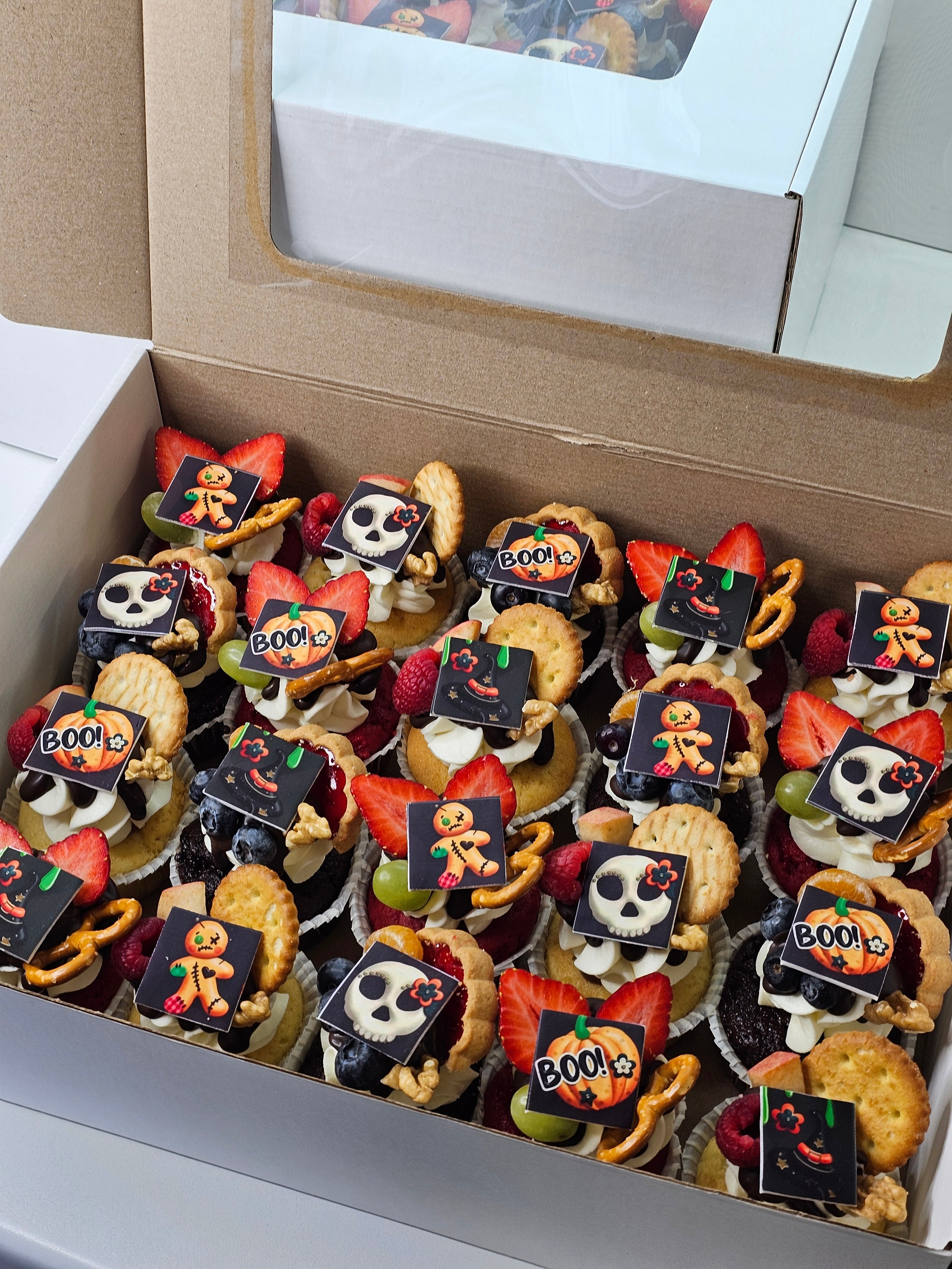 Капкейки фуршетные с логотипом. Katyasugarsugar капкейки, зефир, торты Москва