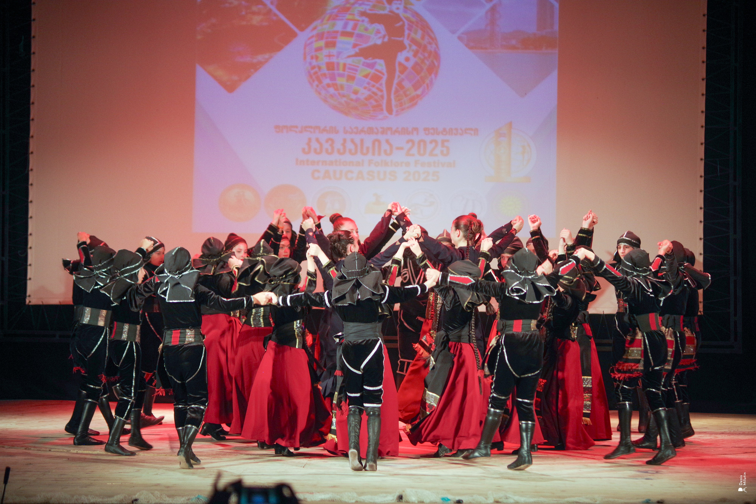 Танцы в прекрасном Они. Портретный фотограф Денис Милютин