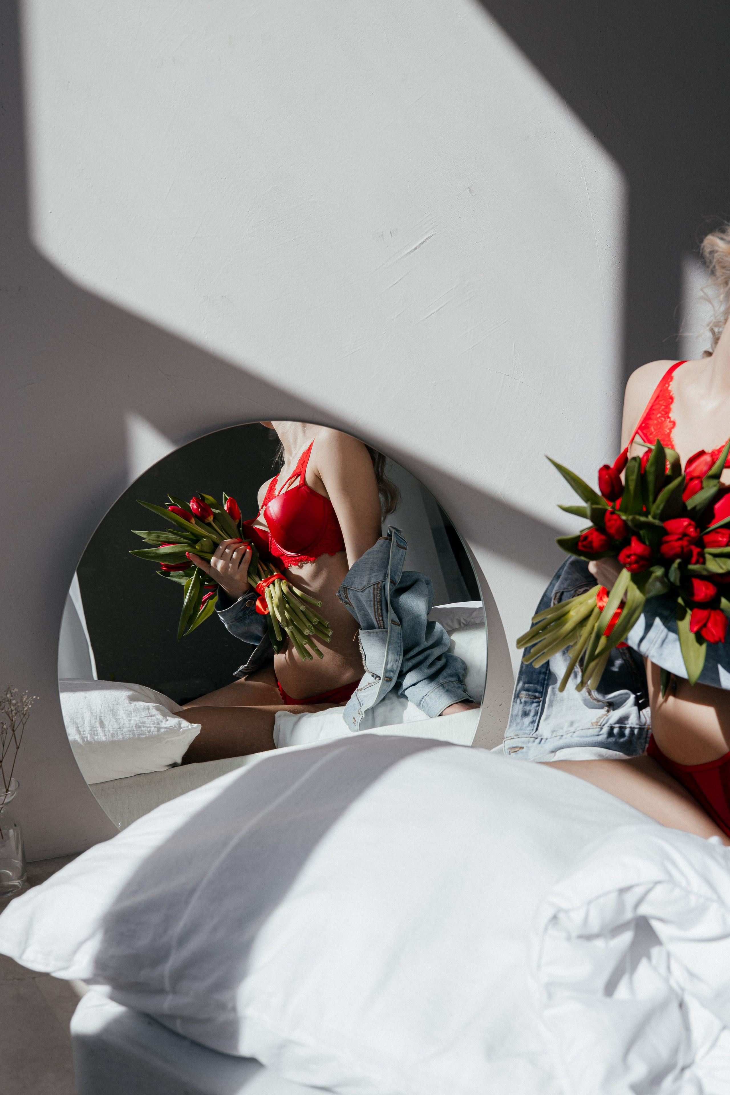 Анна. Красные тюльпаны