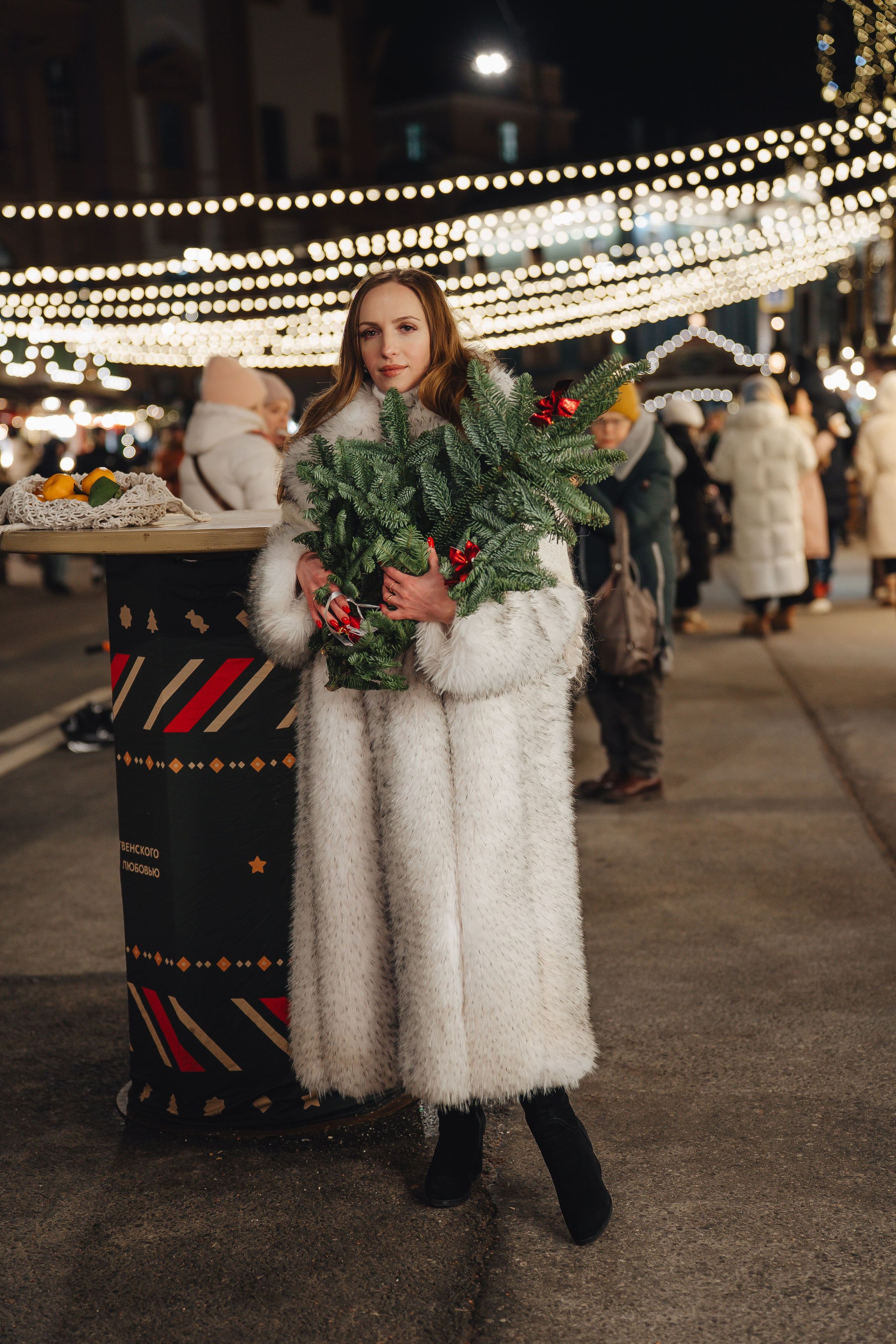 ПРОГУЛКА НА МАНЕЖНОЙ ПЛОЩАДИ ДЛЯ ДЕВУШКИ ПЕРЕД НОВЫМ ГОДОМ (НОВОГОДНЯЯ ФОТОСЕССИИЯ НА МАНЕЖНОЙ ПЛОЩАДИ). Профессиональный фотограф, Санкт-Петербург — Виктория Богомолова