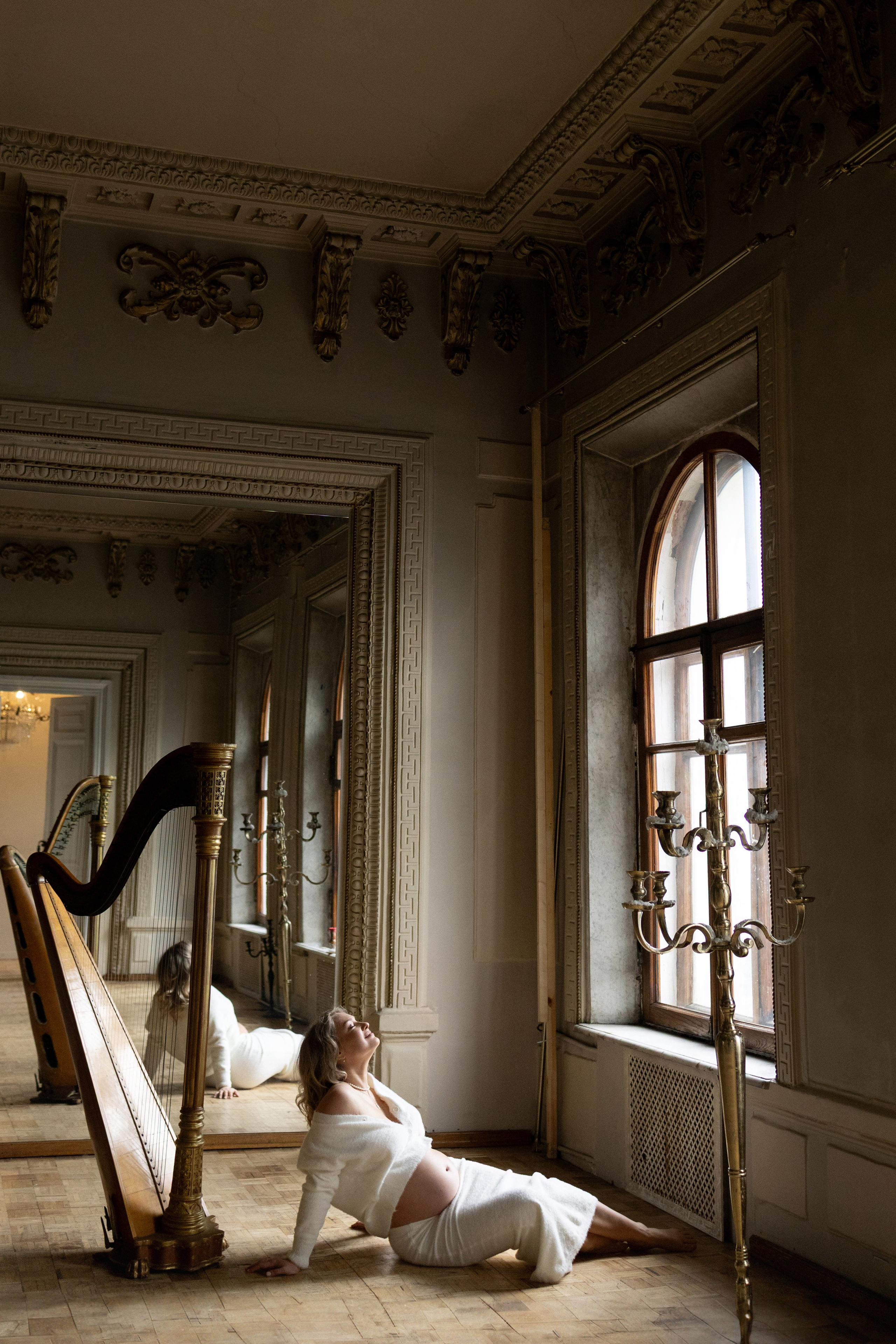 Ильяс и Юнна в историческом особняке. Семейный фотограф в Москве Марина Петра