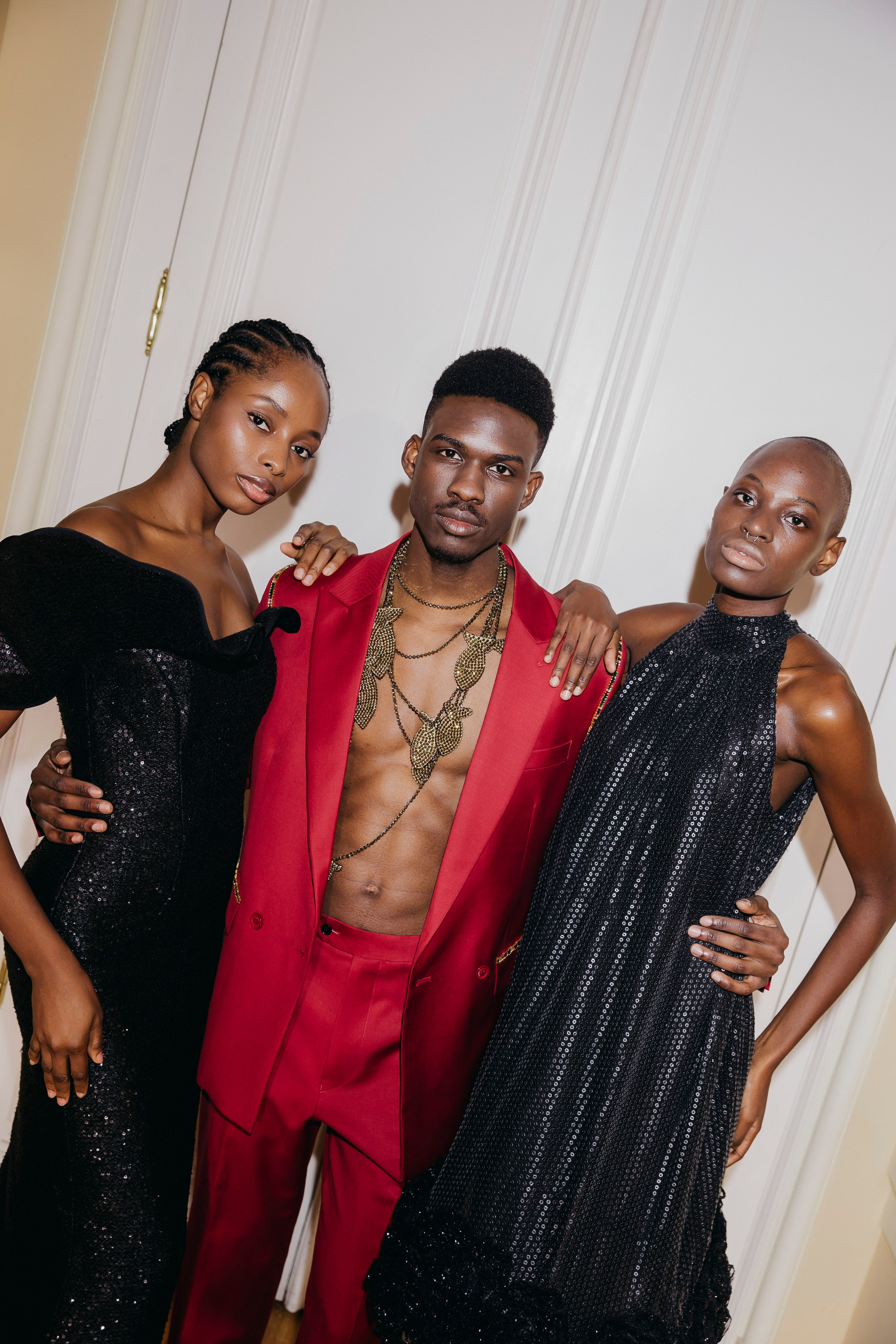 CANACH fashion show by Artashes Oganian, GUM, Moscow. «Птичка на проводе»: информационный портал в Москве