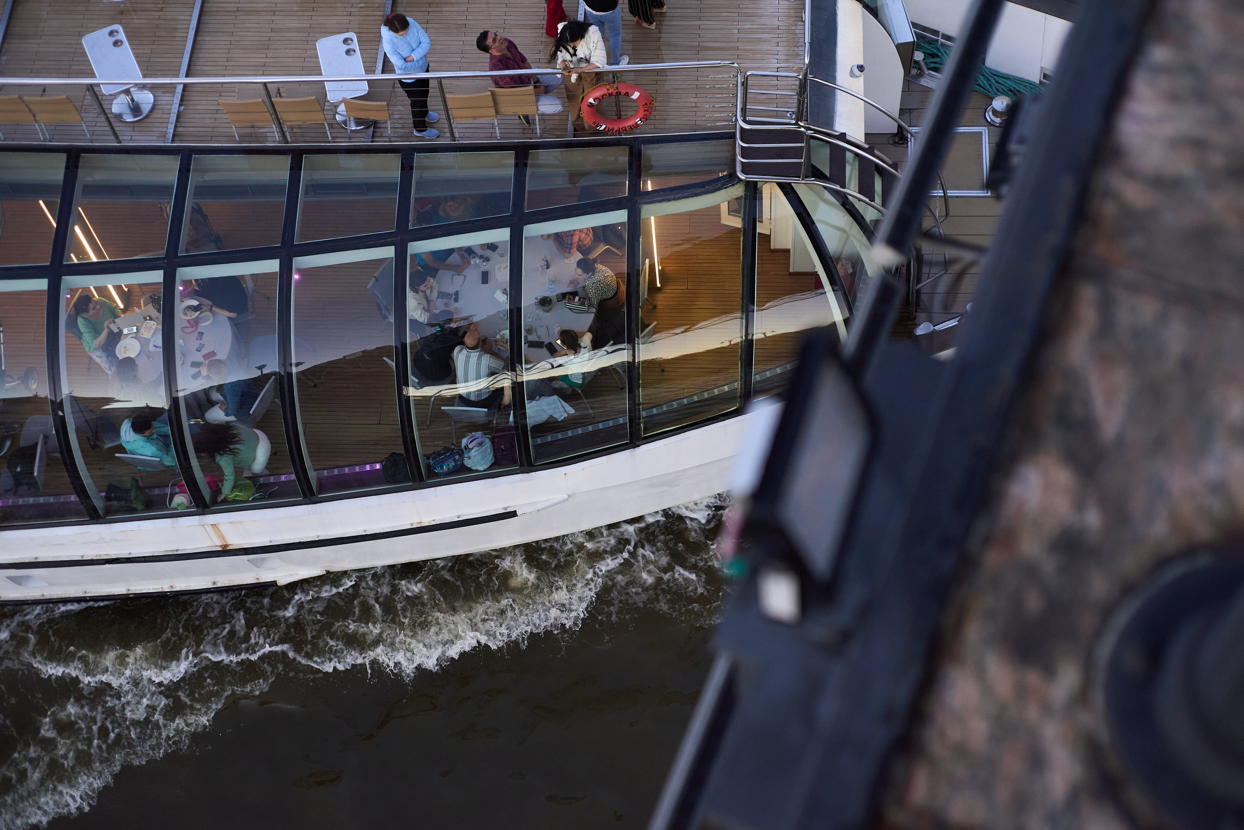 Уличная фотография в Москве от репортажного фотографа. Репортажный ивент фотограф в Москве Александр Гладкий