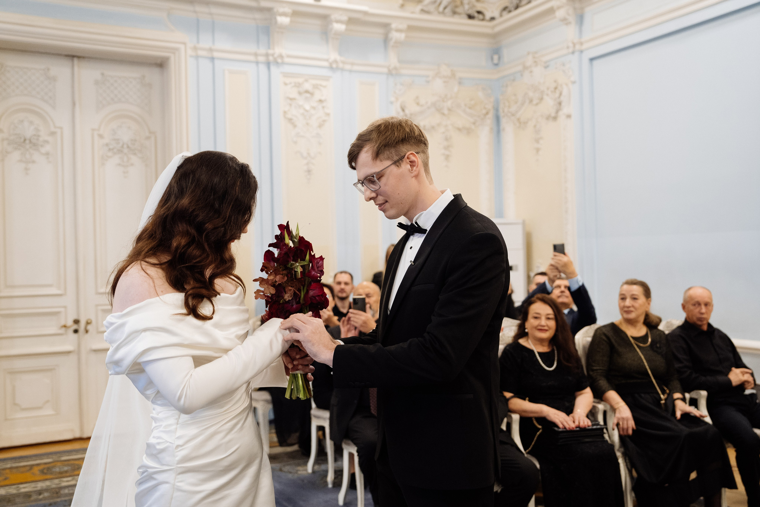 Современная свадьба во дворце. Свадебный фотограф организатор в Санкт-Петербурге Ассоль Опарина