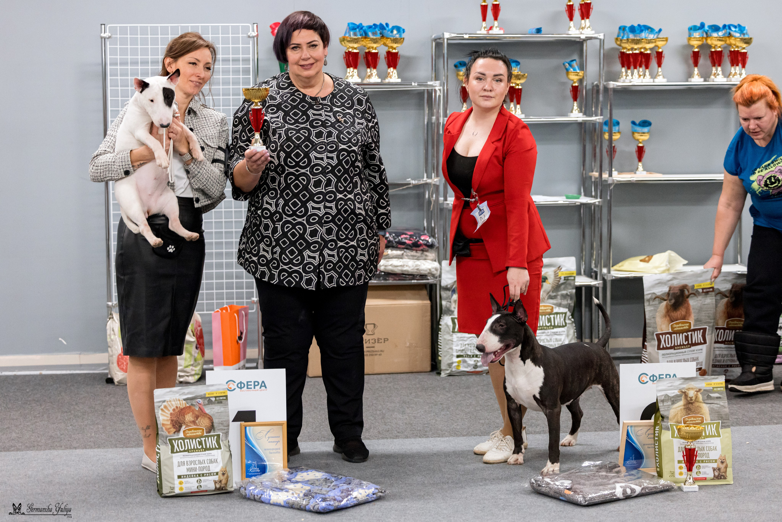 Сфера 28.01. и 4.02.2024. Фотограф-анималист Юлия Германика