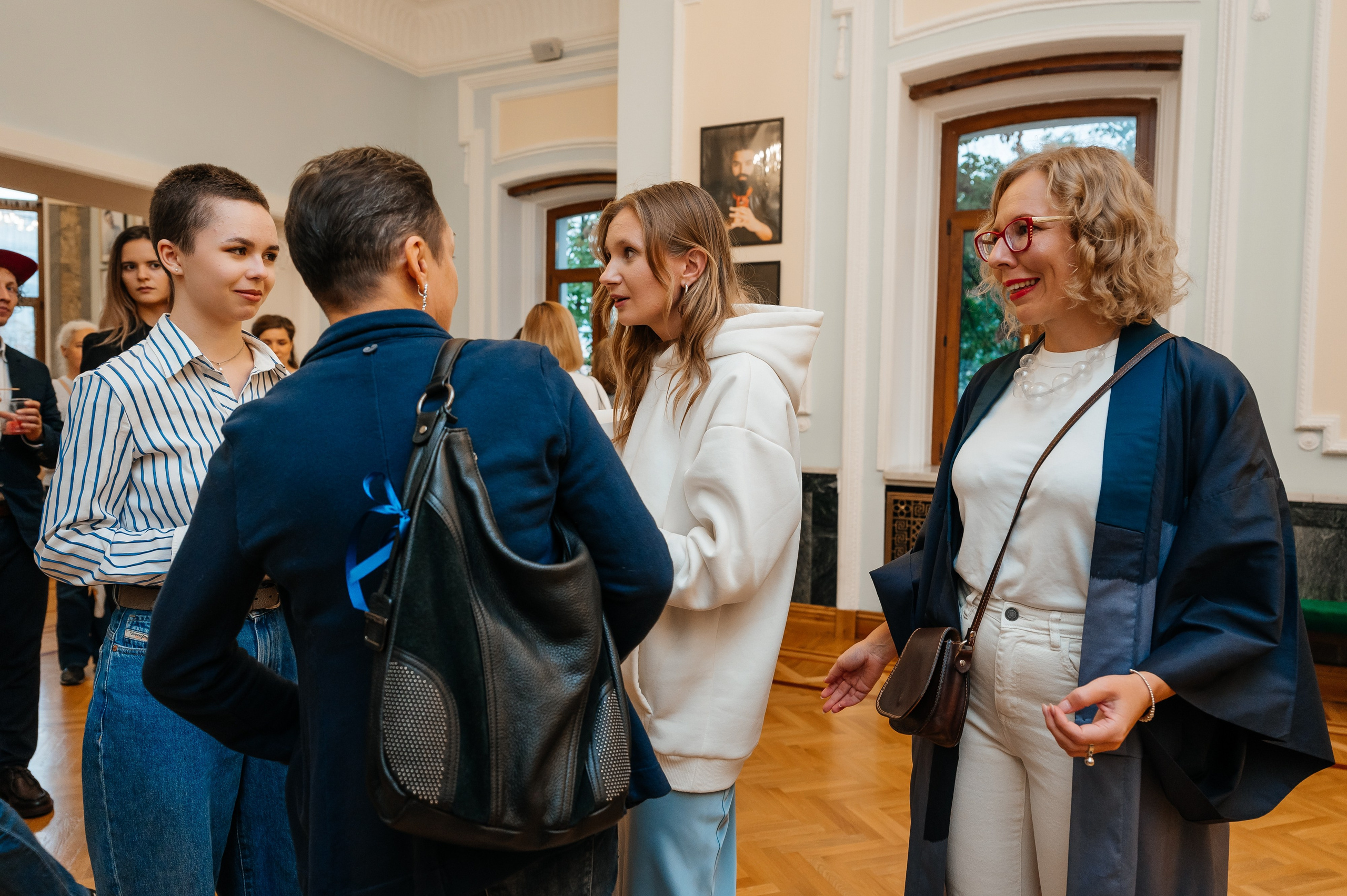 Открытие выставки Кати Васильевой в Молодежном театре. Wedding and family photographer USA