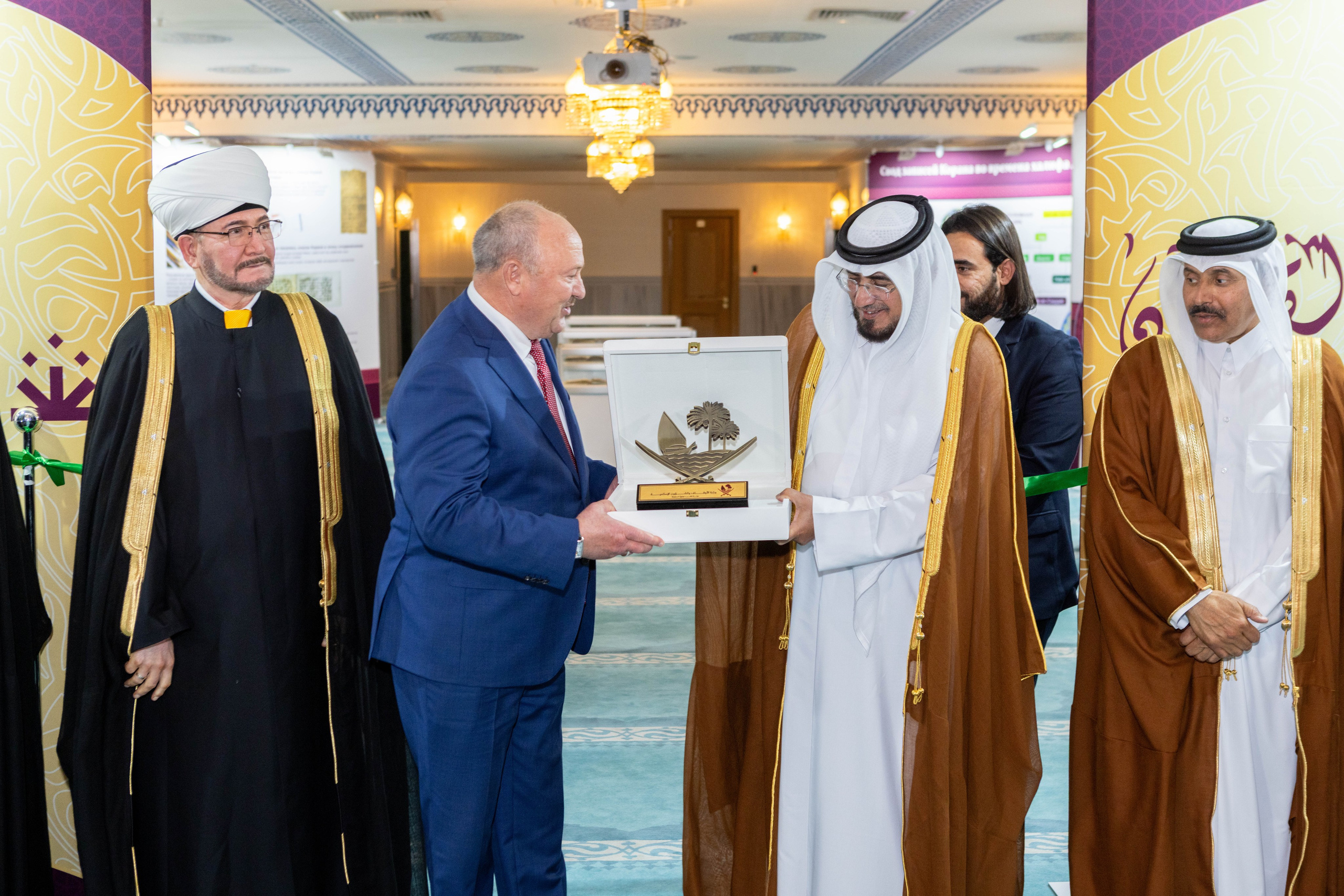 Открытие выставки Мир Корана. Рекламный, предметный, репортажный, семейный фотограф и художник в Москве