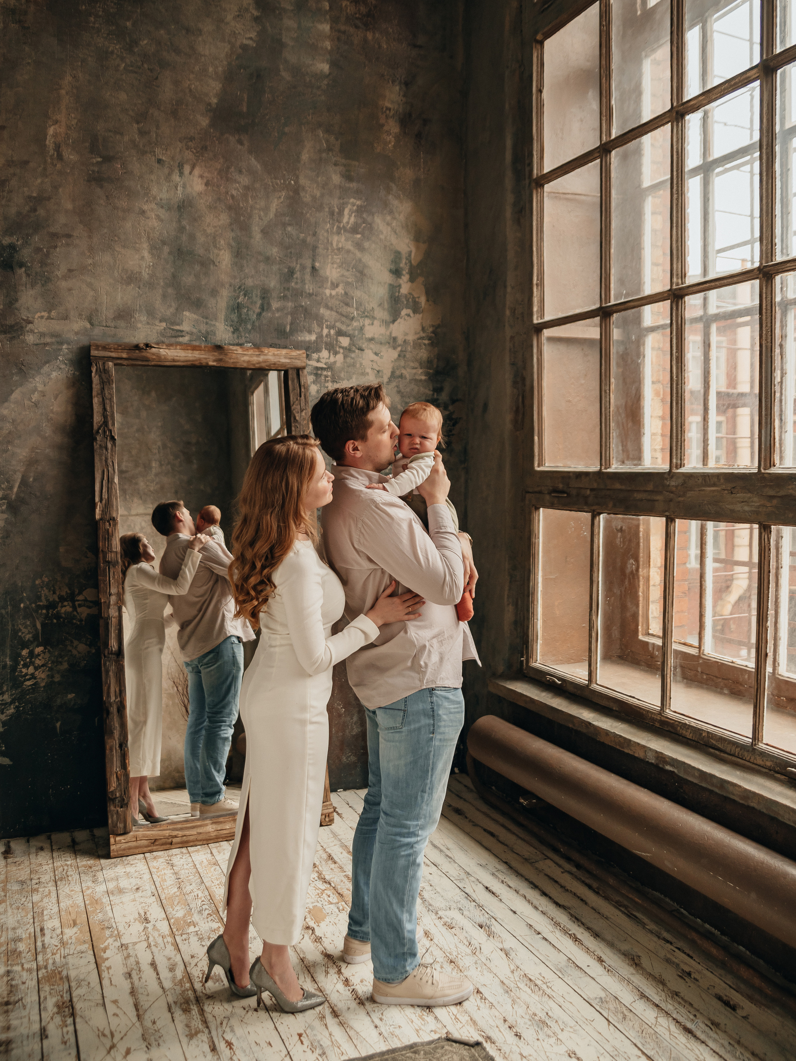 Семейная фотосессия в студии. Фотограф Москва