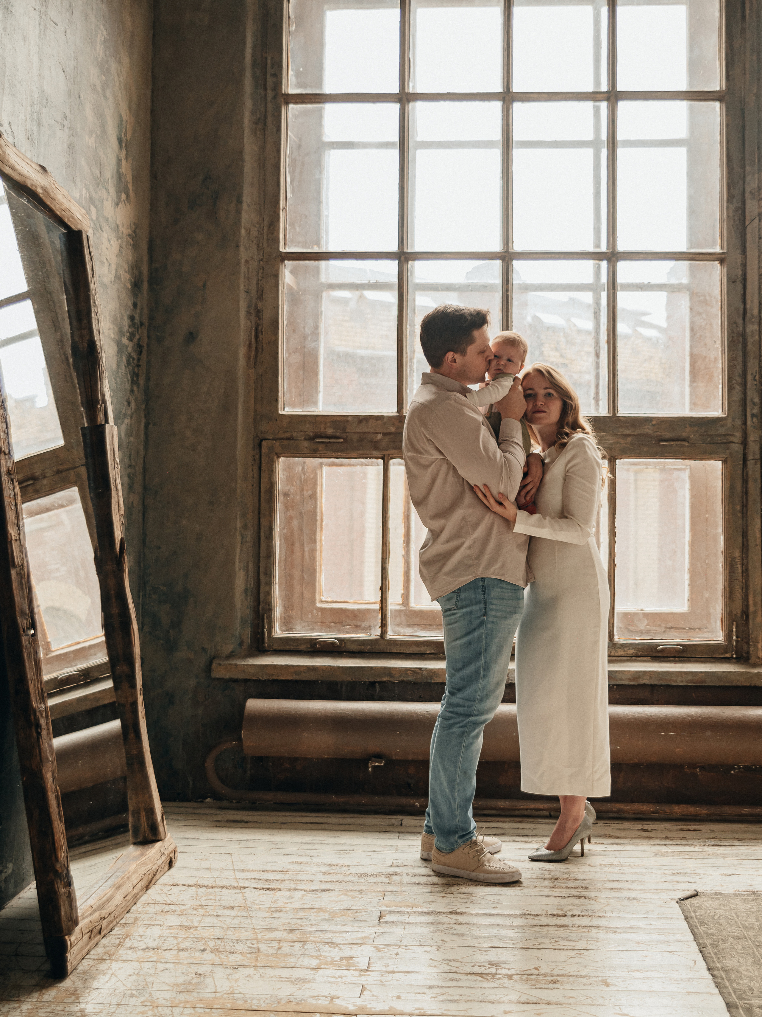 Семейная фотосессия в студии. Фотограф Москва