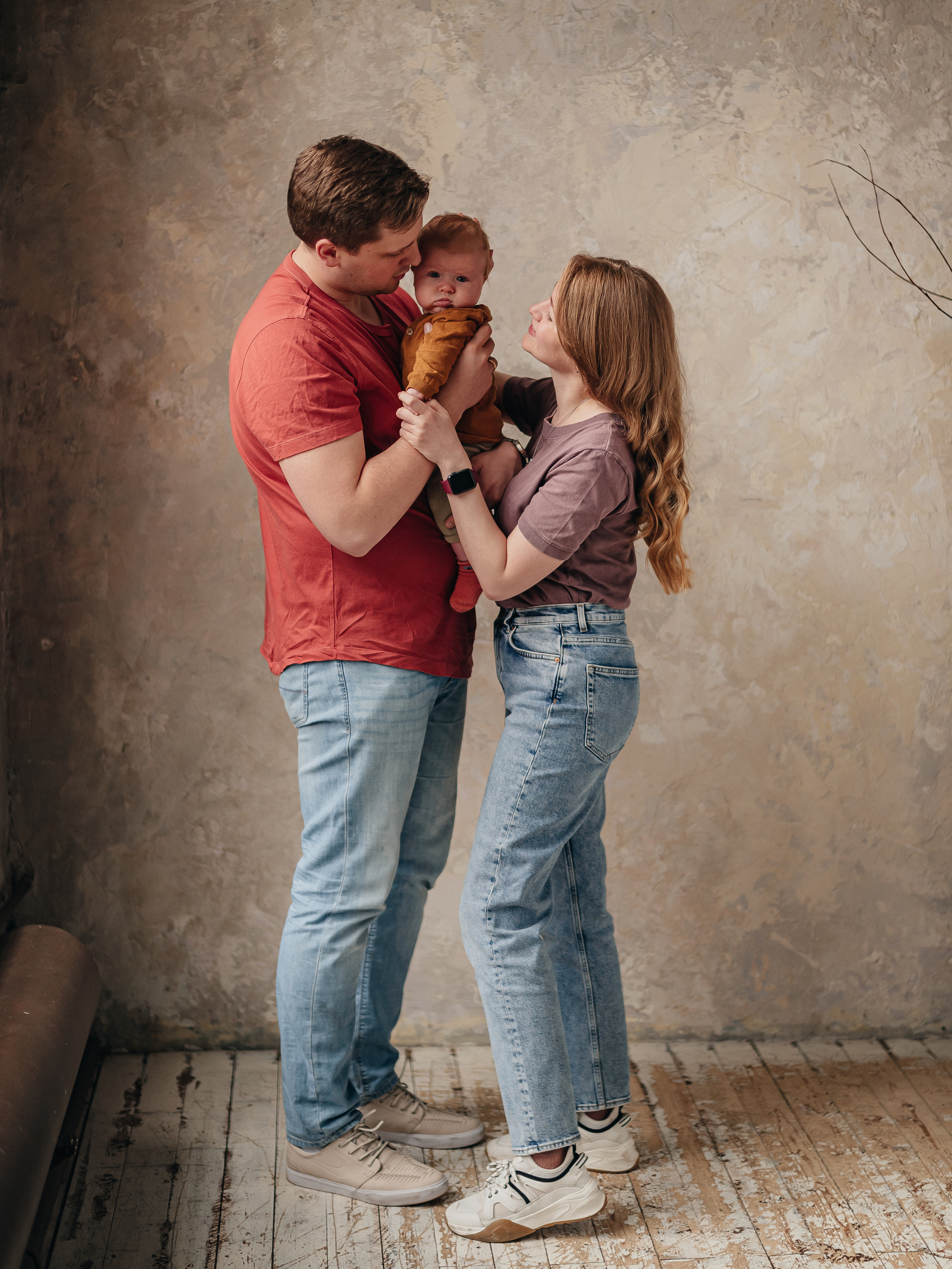 Семейная фотосессия в студии. Фотограф Москва