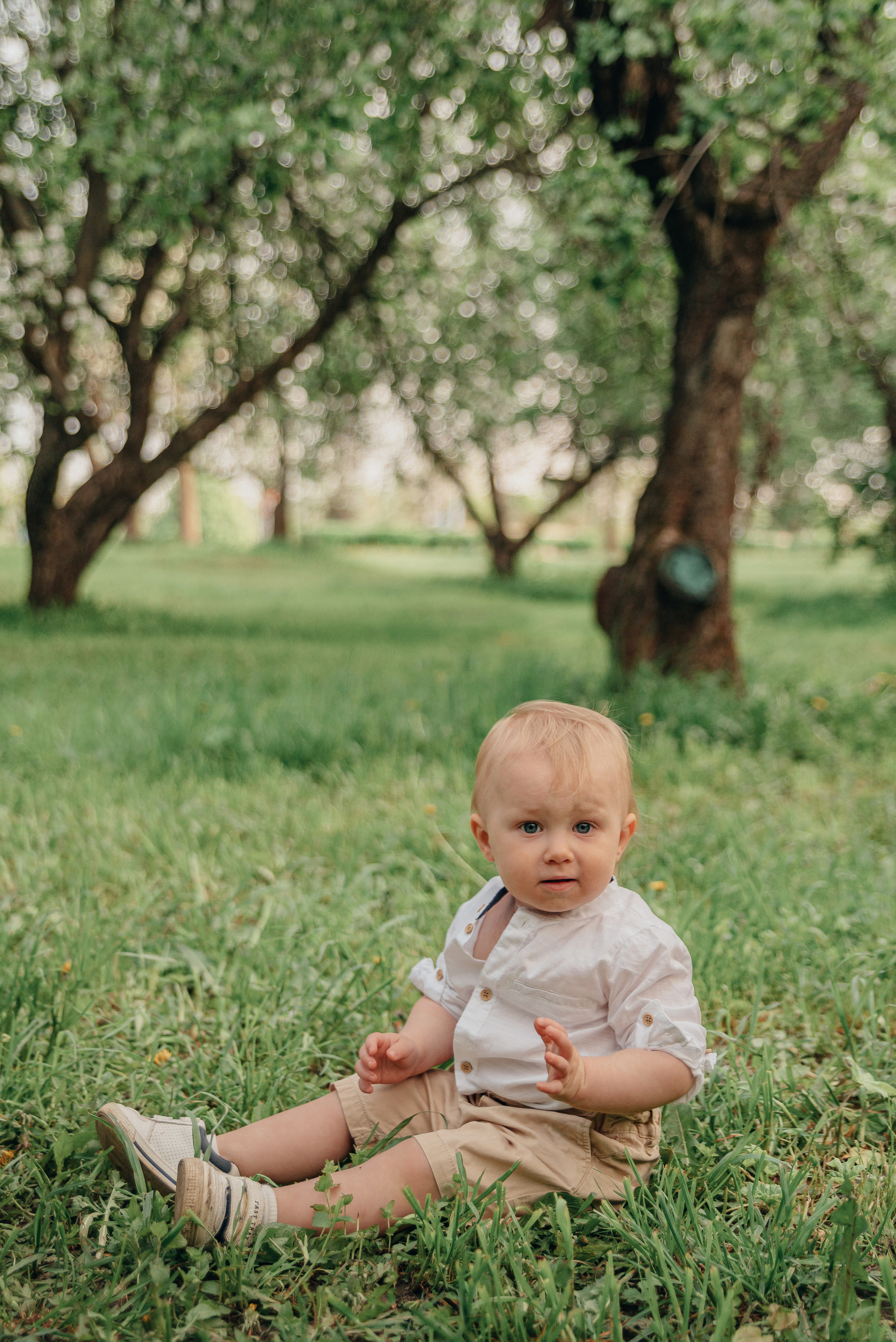 Семейная фотосессия в цветущих садах. Фотограф Москва