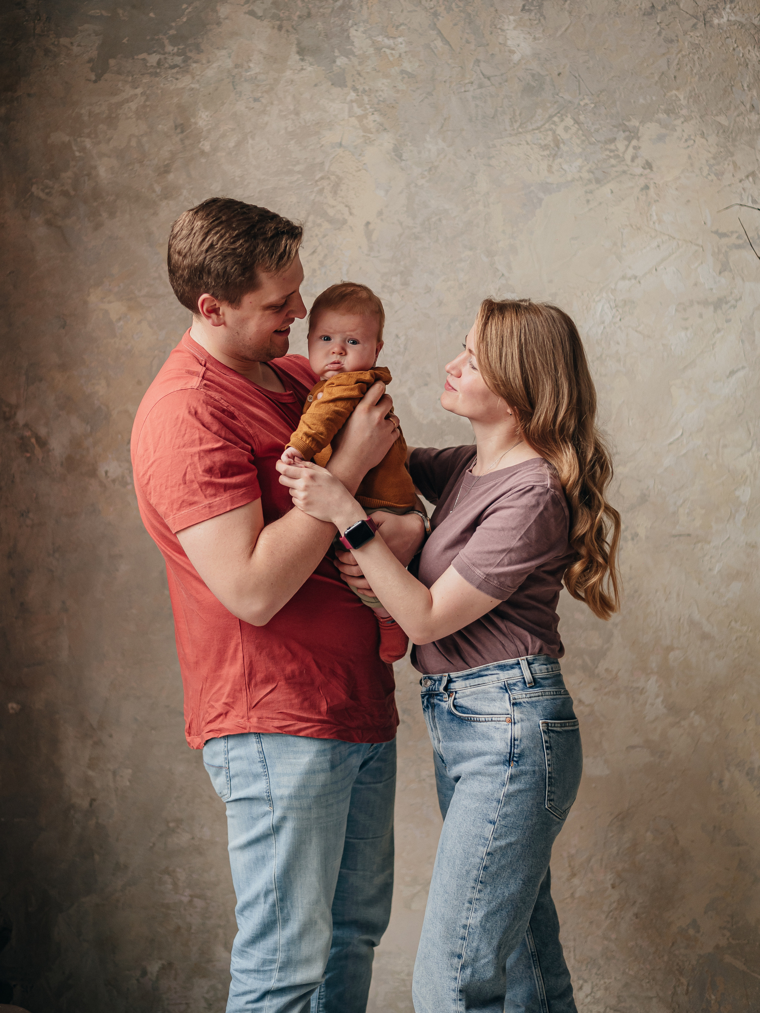 Семейная фотосессия в студии. Фотограф Москва