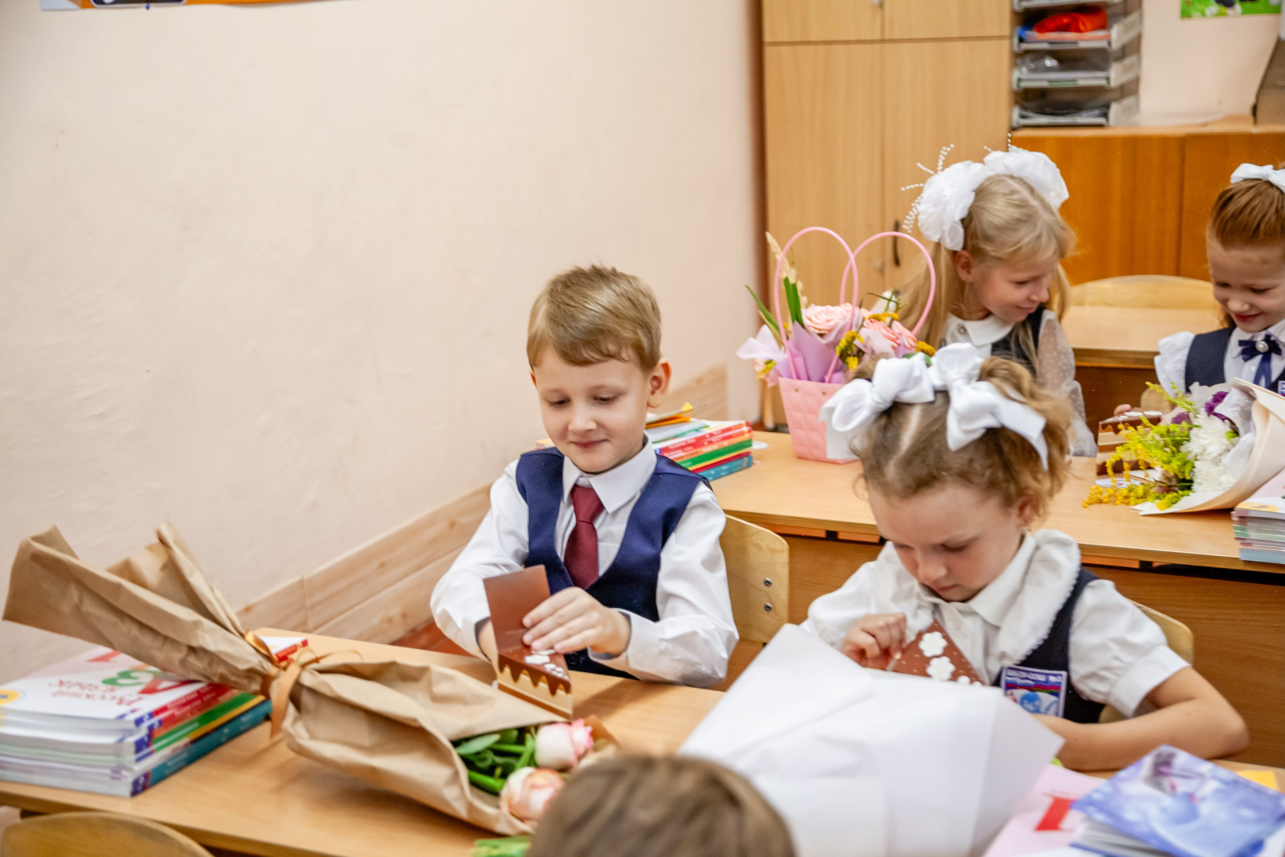 1 сентября линейка. Свадебный и семейный фотограф в Армавире