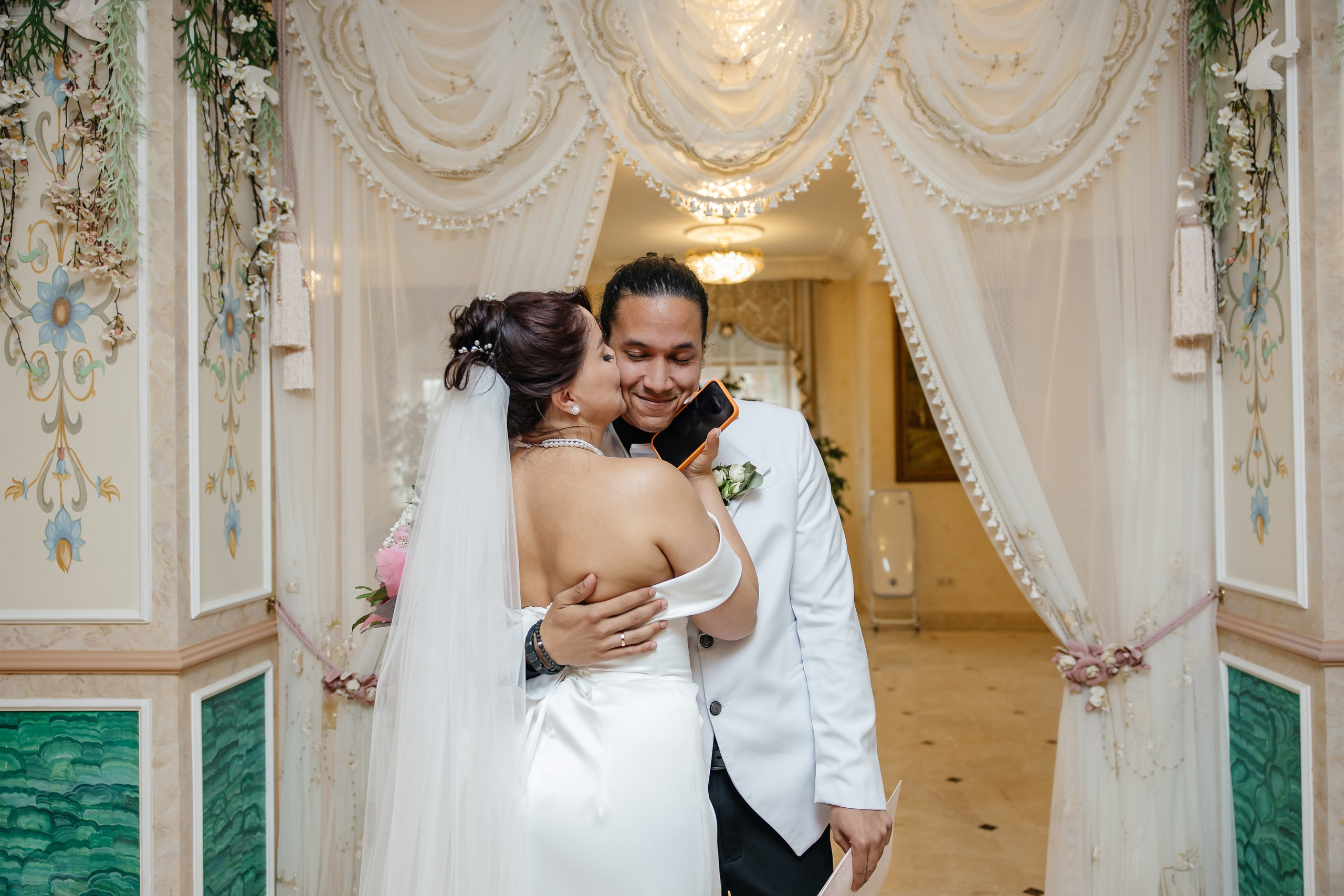 Сборы, прогулка, роспись. Фотограф, видеограф на свадьбу в Москве Никита Назаров