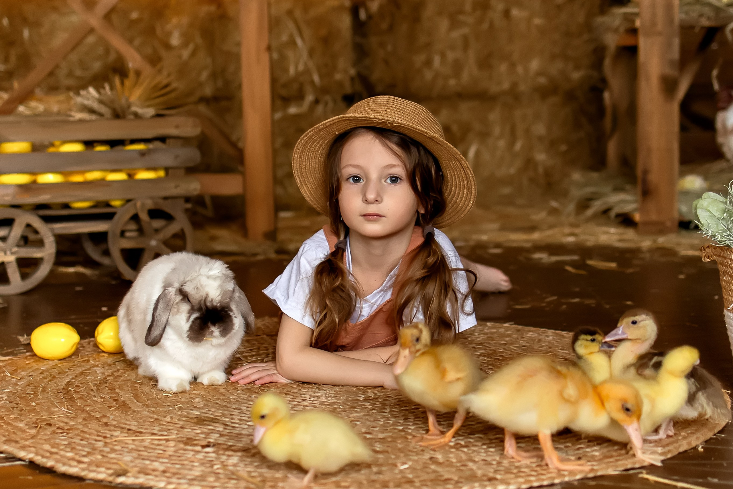 Мия с уточками. Семейный и детский фотограф Оля в Тюмени