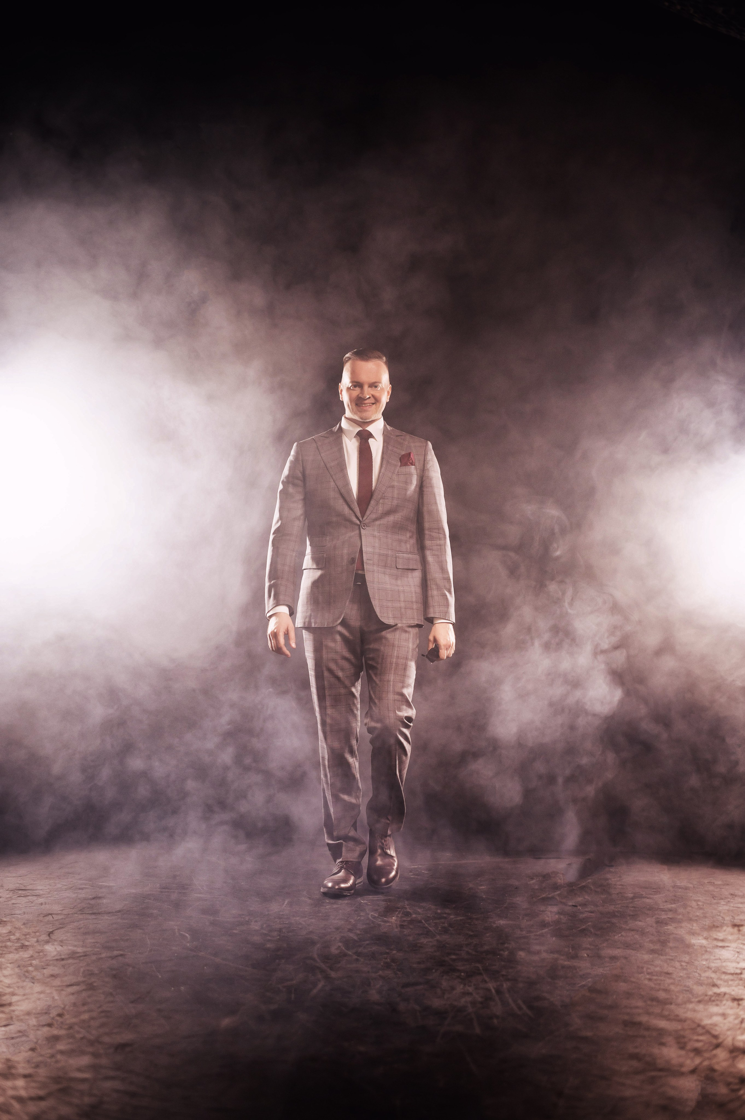 Ты можешь быть разным: деловой или взрывной. Портретный, семейный и свадебный фотограф в Санкт-Петербурге и в Пушкине Ширяев Денис