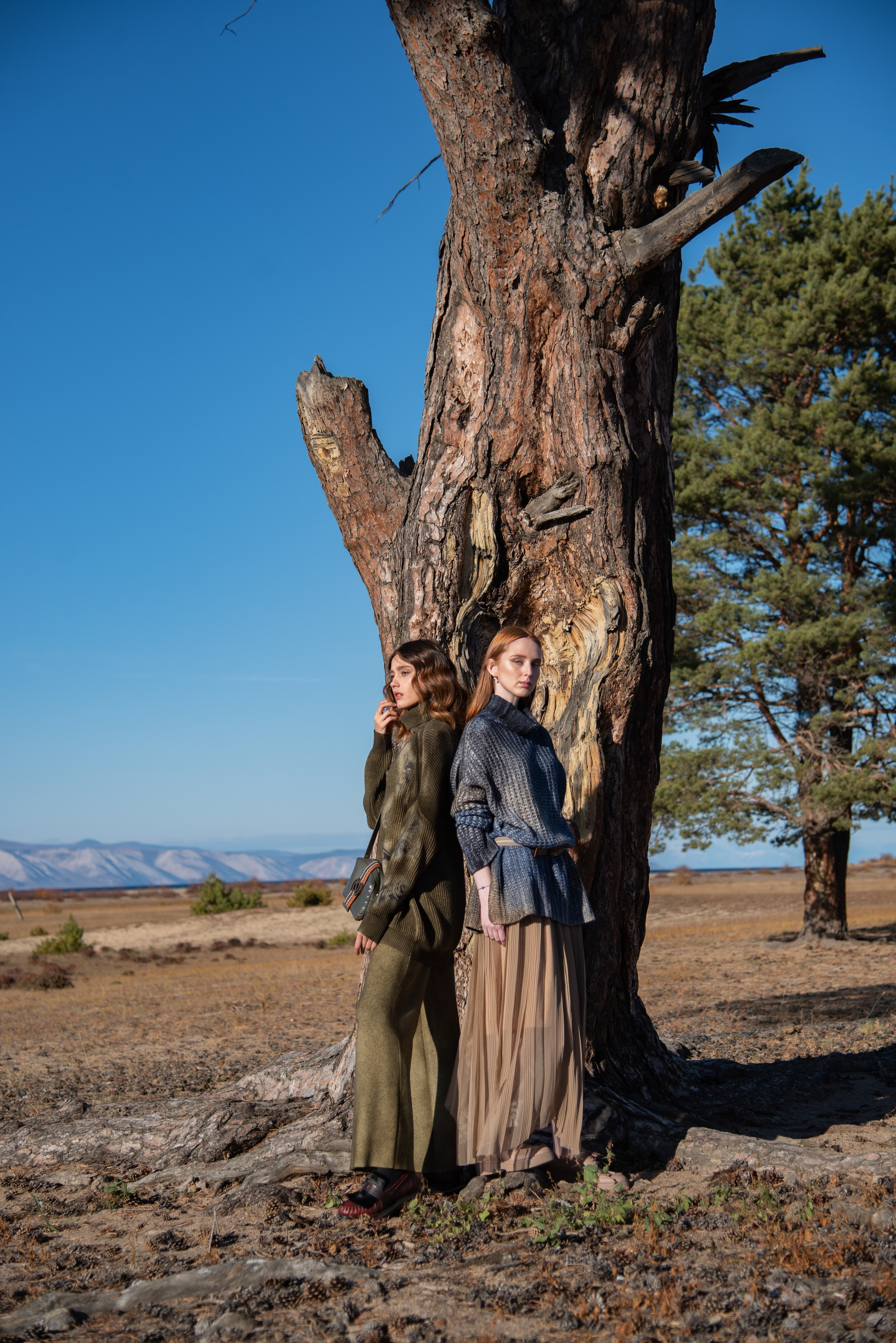 Съёмка одежды на Ольхоне. Занимаюсь профессиональной фотографией и живу рядом с Байкалом. Работаю в разных жанрах