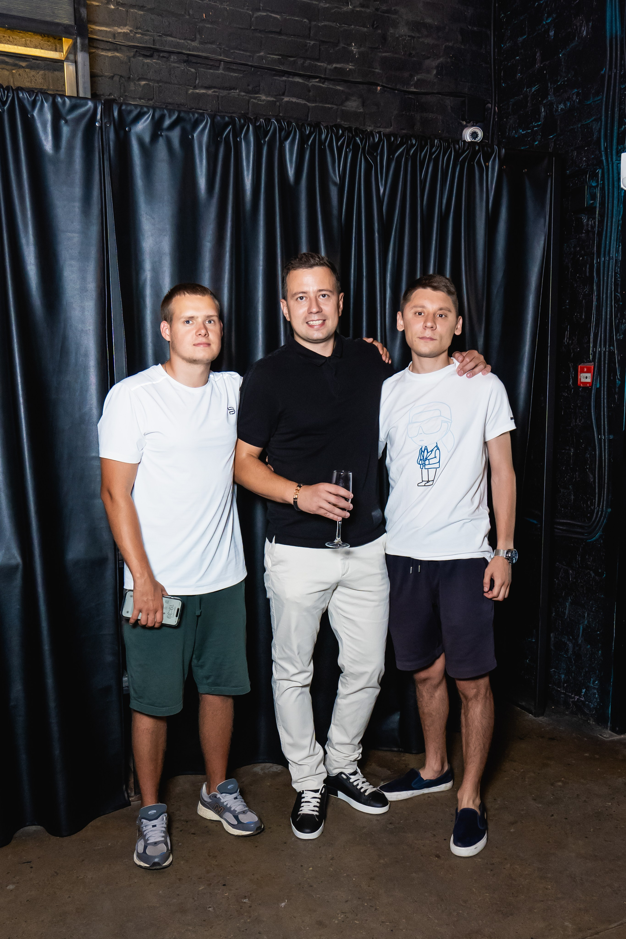 Выпускной Delta. Занимаюсь профессиональной фотографией и живу рядом с Байкалом. Работаю в разных жанрах