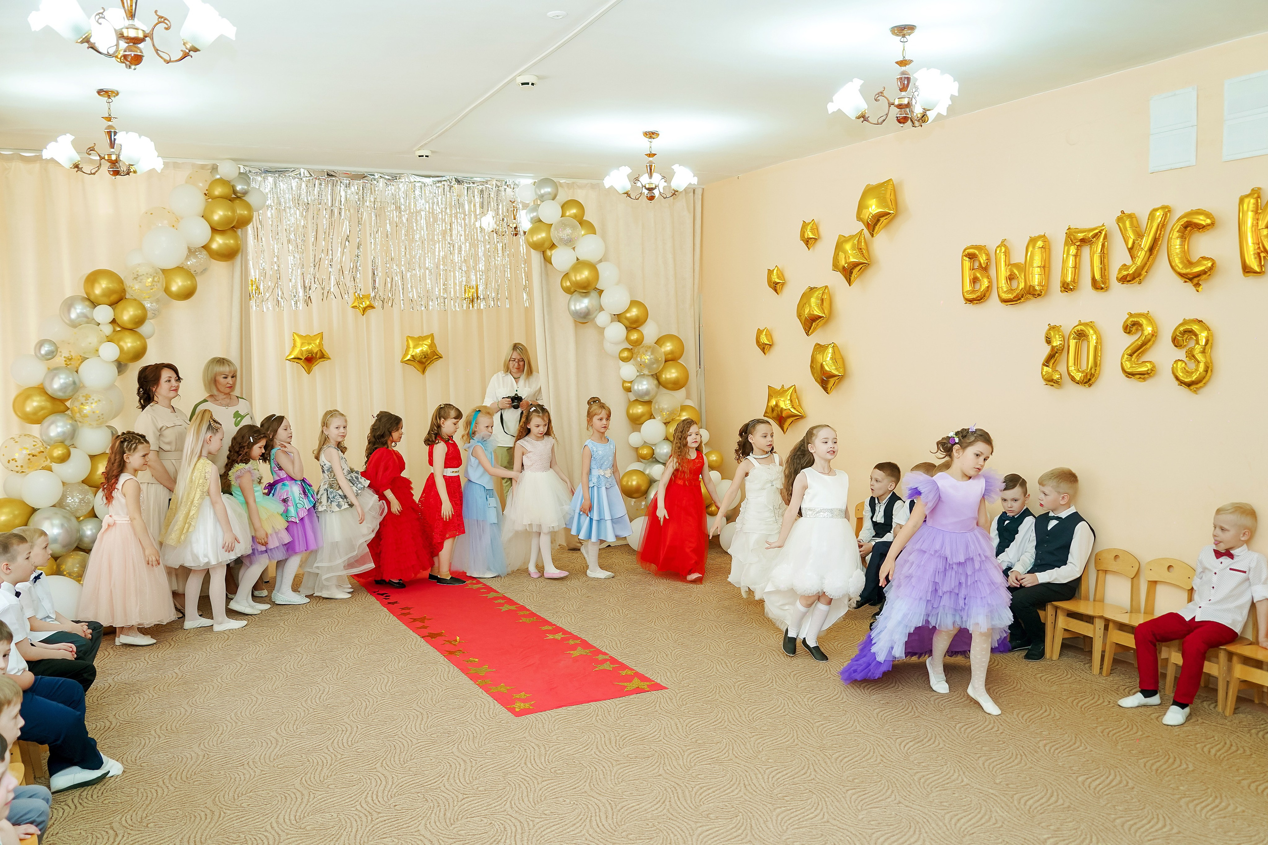 Фотосъемка видеосъёмка фотограф видеооператор новогодних утренников  в. Фотограф, видеооператор Нина Коршунова