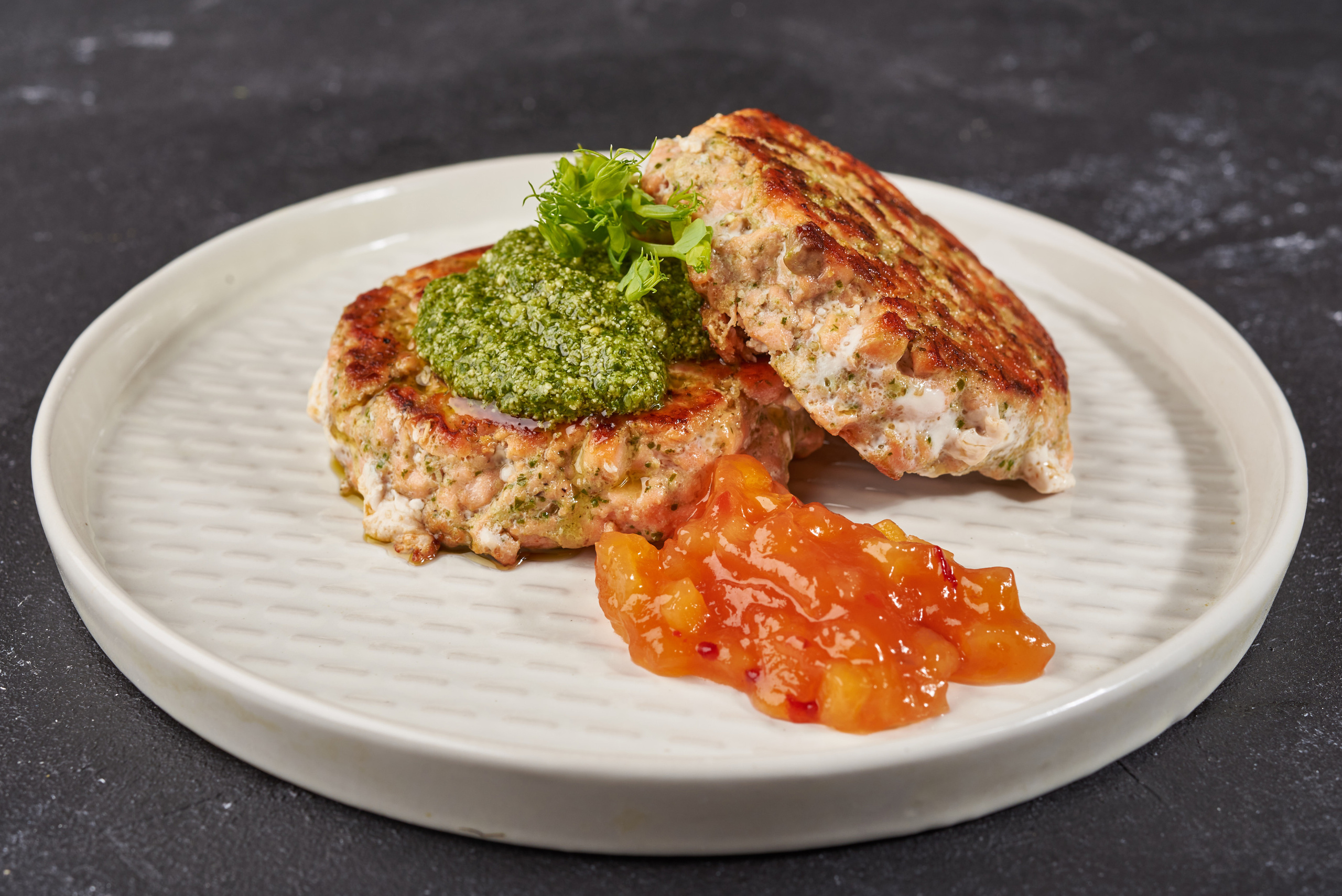 Котлетки из красной рыбки. Фуд-фото в Москве, съемка для ресторанов и кафе, съемка для меню