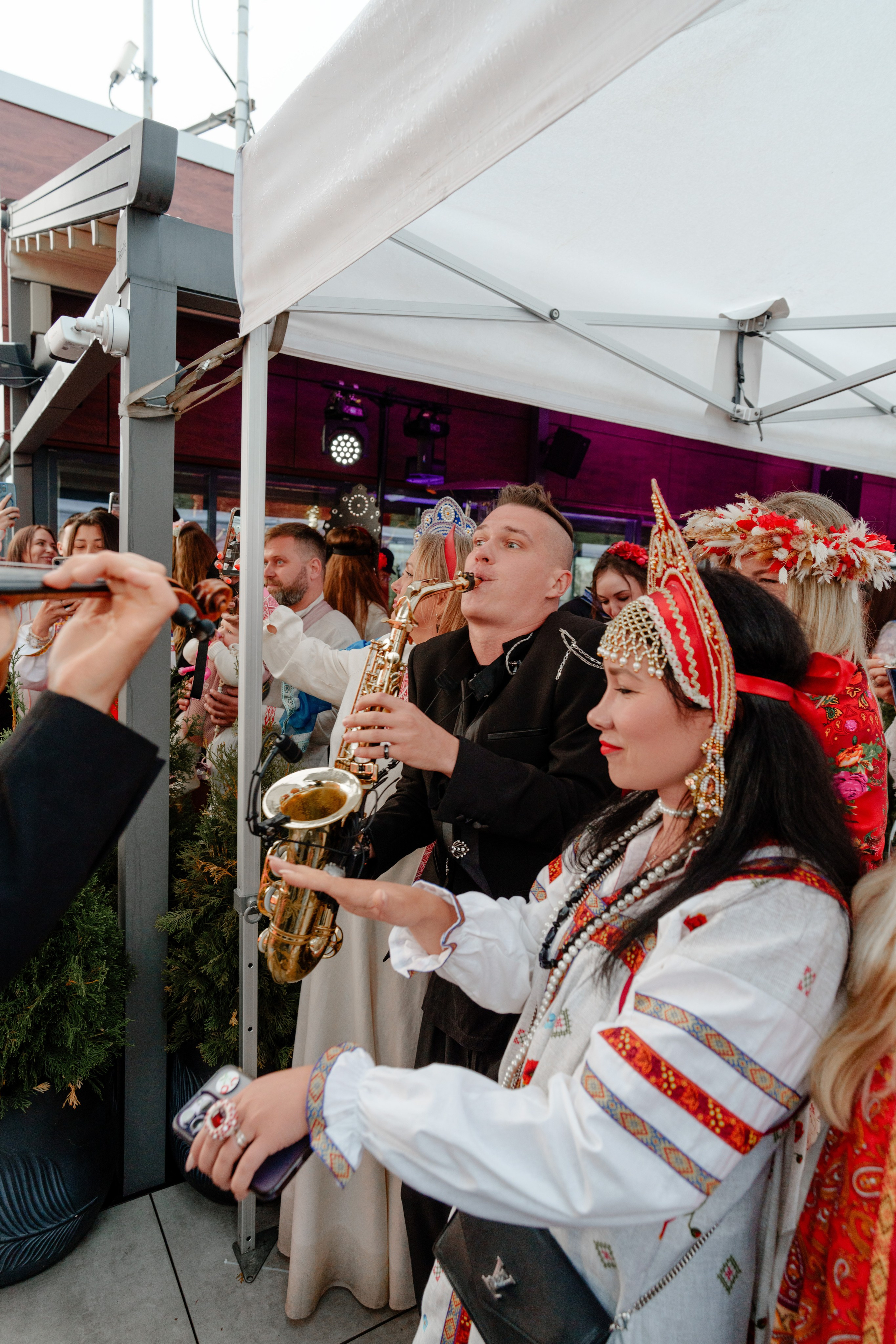 Репортажный фотограф на гендер пати в славянском стиле в Москве. Репортажный фотограф Москва Сергей Дружинин