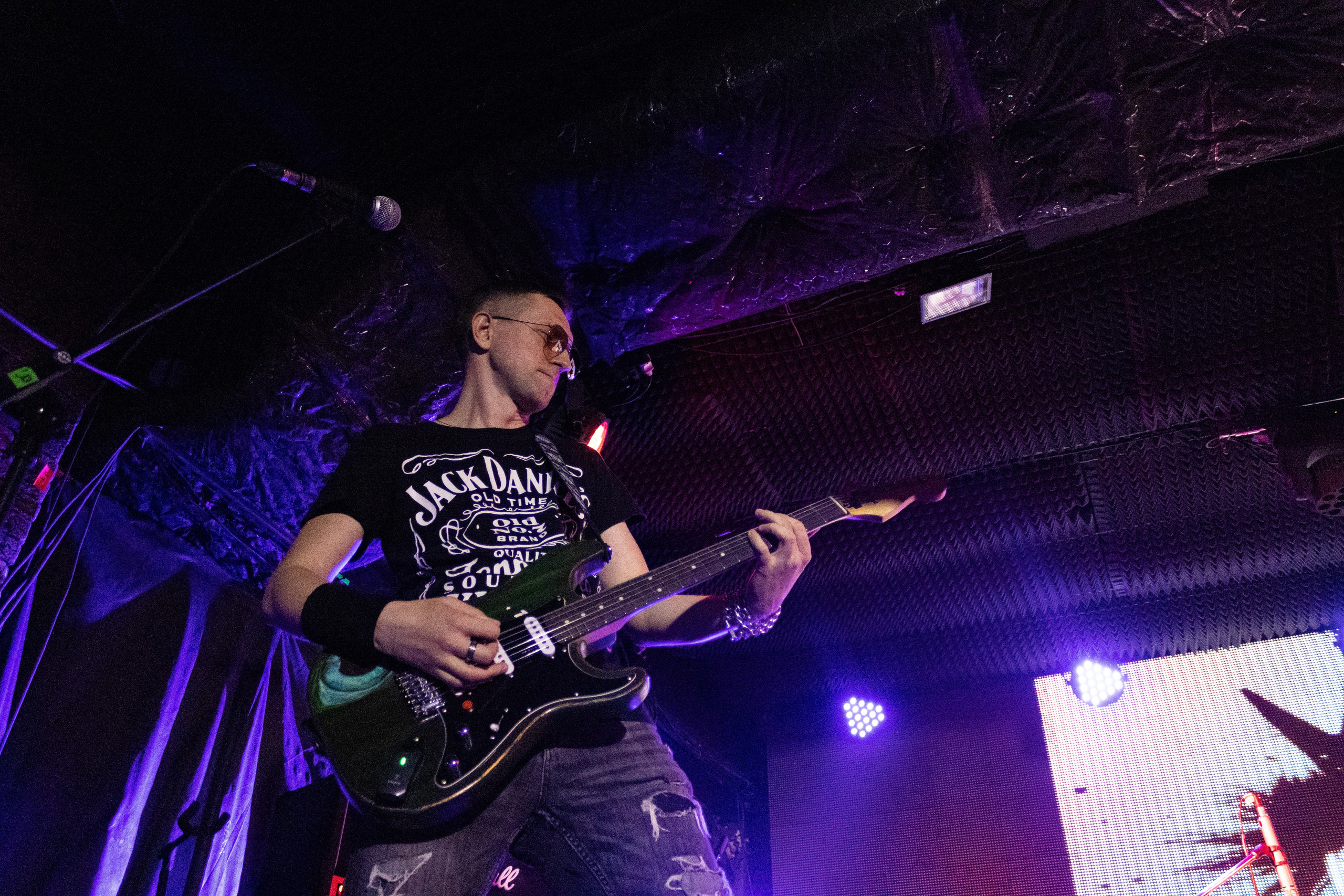 Группа "Меньше Трёпа", Клуб "12"