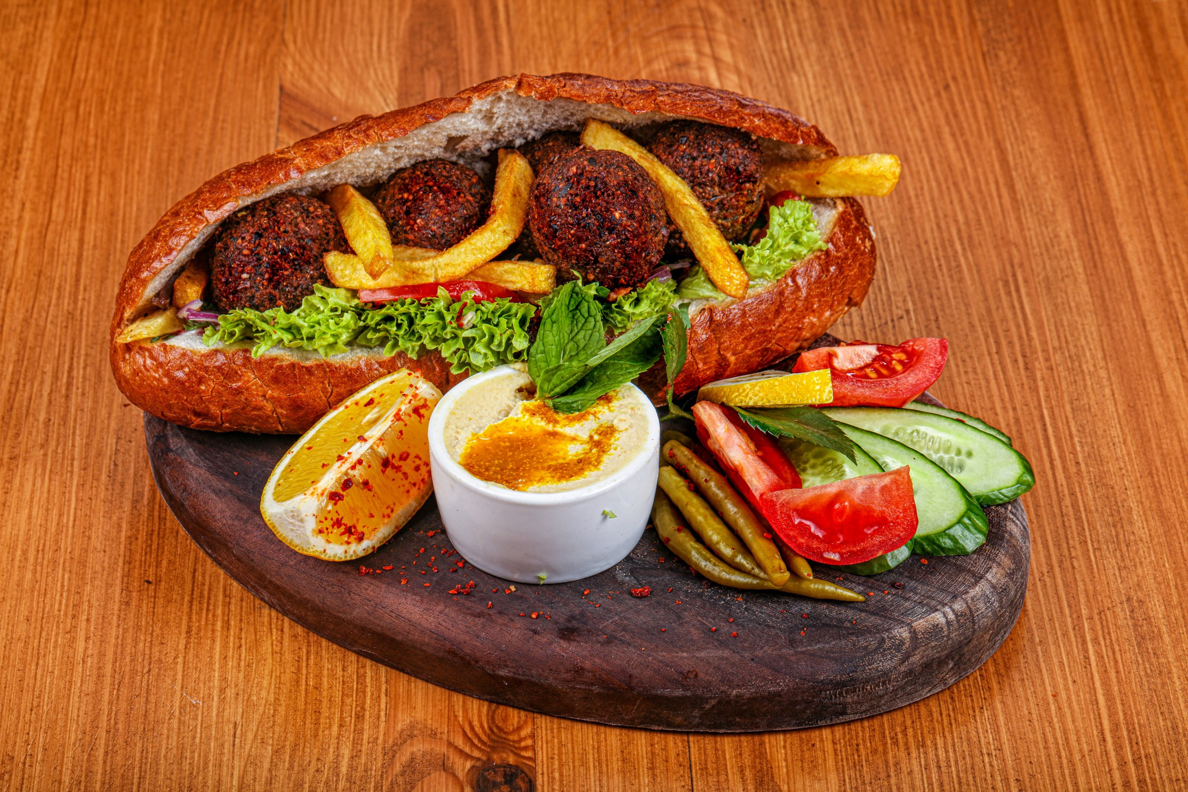 Фотосъемка бургеров и гамбургеров. Заказ по тел.: +7 (906) 006-90-22. Фуд-фотограф Андрей Старостин — съемка еды в Москве. 9000 руб. в час