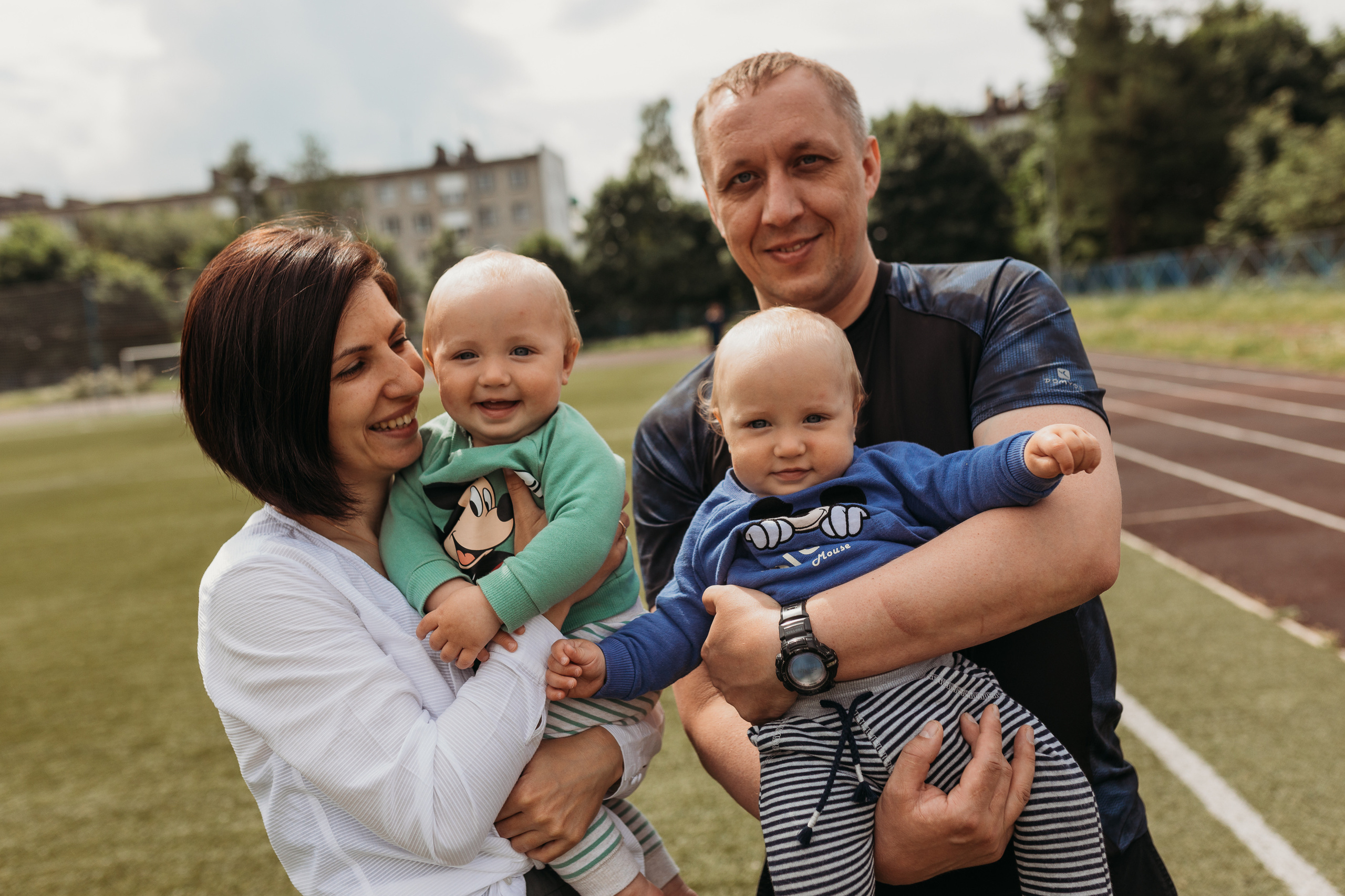 Семейная съемка на улице. Семейный и детский фотограф в Санкт-Петербурге
