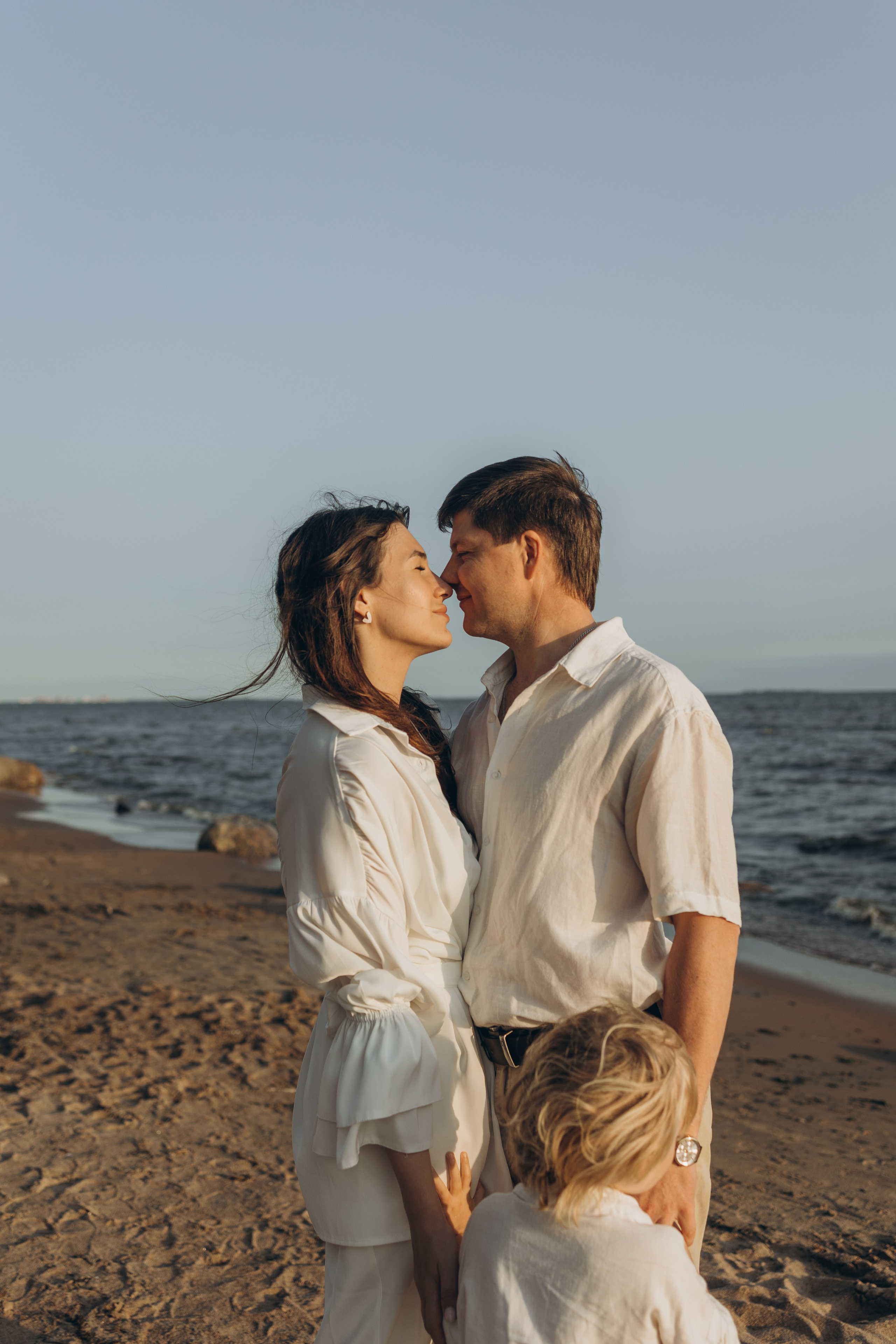 Эмилия, Дмитрий и Демид на Финском заливе. Семейный фотограф в Москве Виктория Ястребинская
