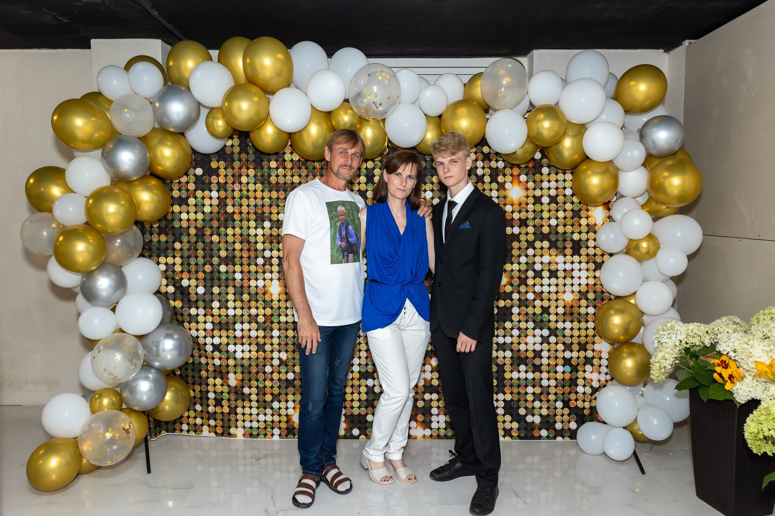 Вручение аттестата и выпускной вечер. Выпускные альбомы Майкоп, Краснодар Елена Золотарева