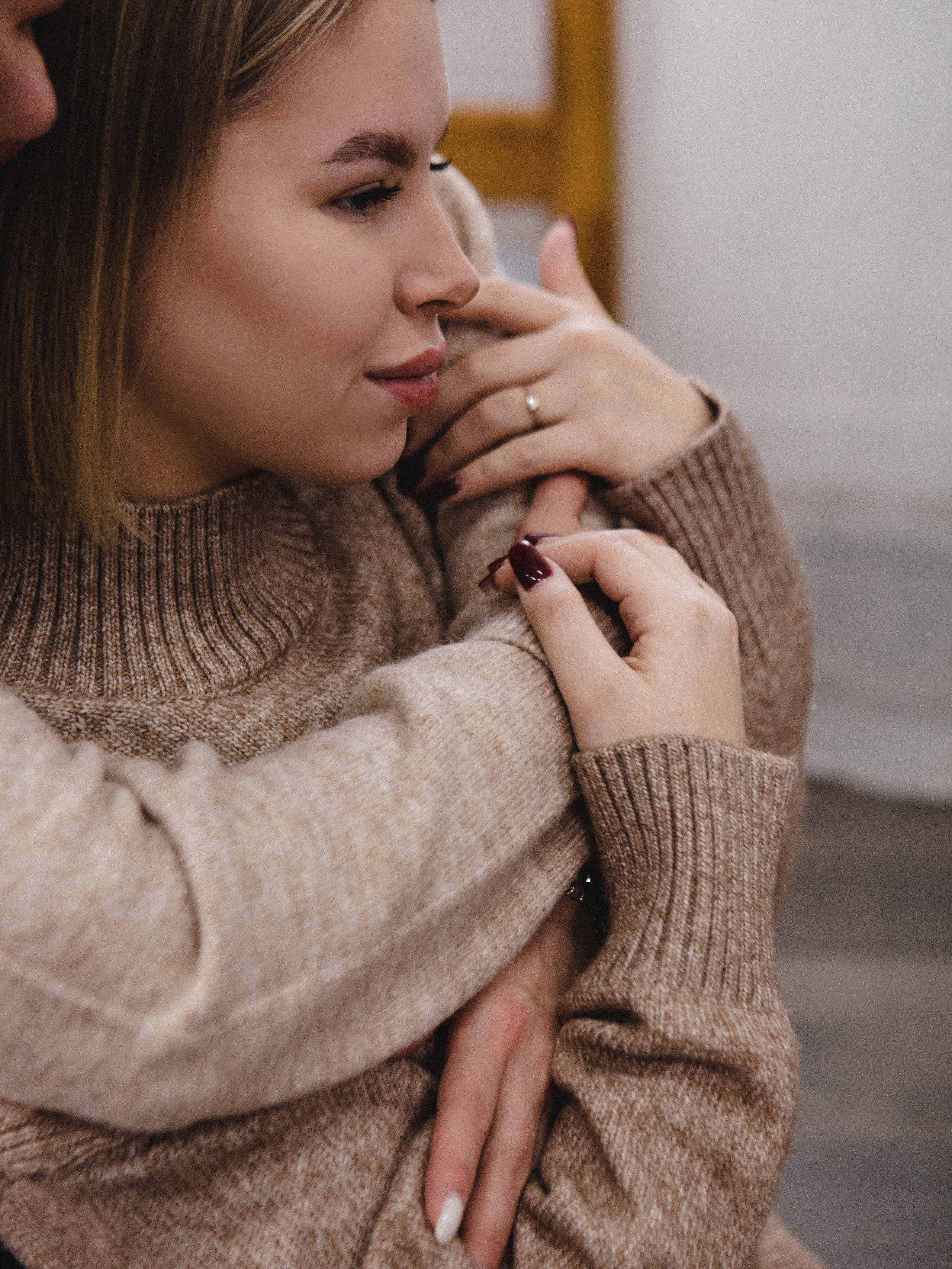 Фотосессия мамы с дочерями в минималистичной фотостудии Челябинска. Свадебный фотограф Челябинск Зиненко Виктория