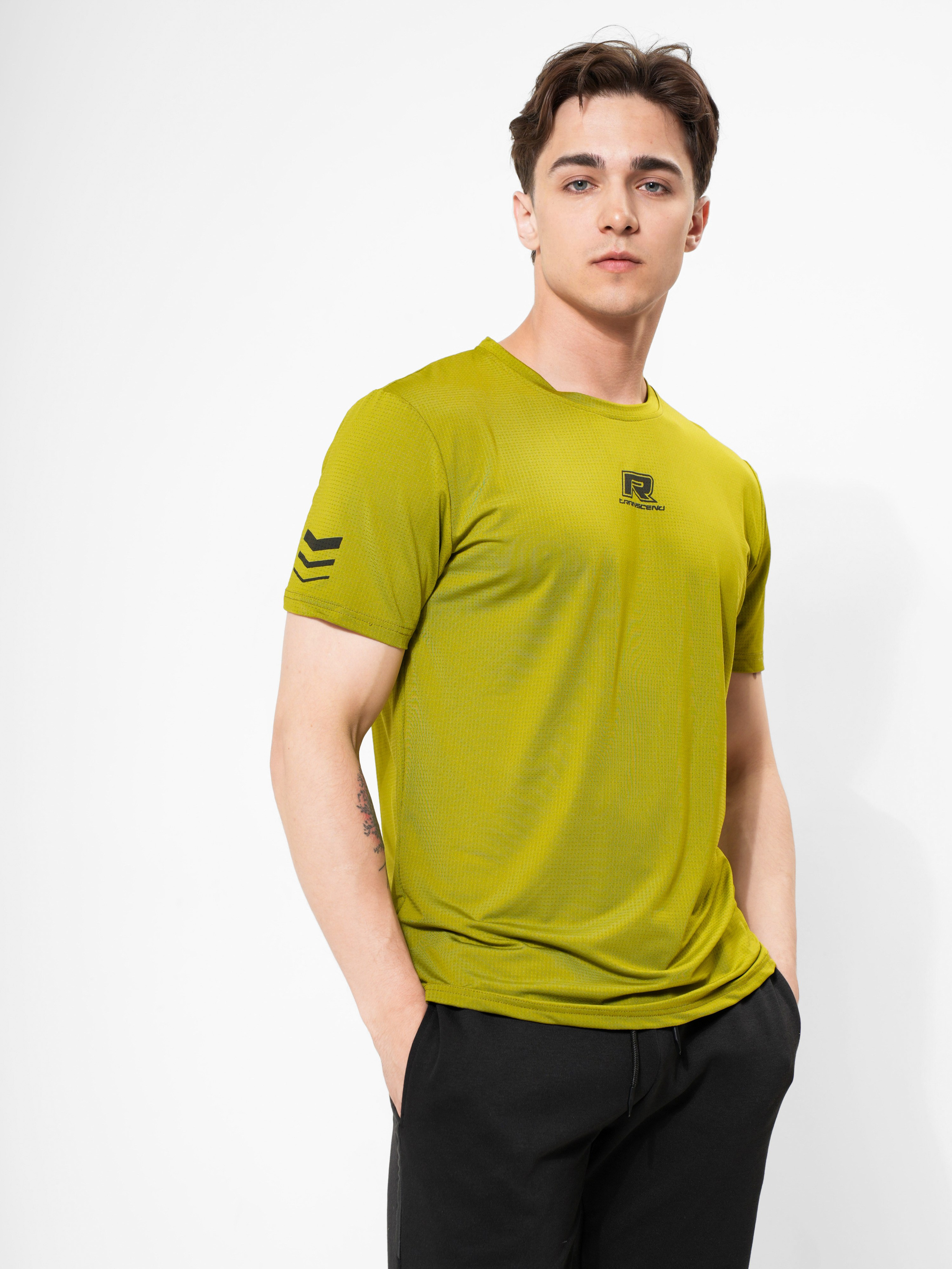 Модельная съемка на циклораме для маркетплейсов. ТМ Продакшн — Съемка для маркетплейсов в Москве