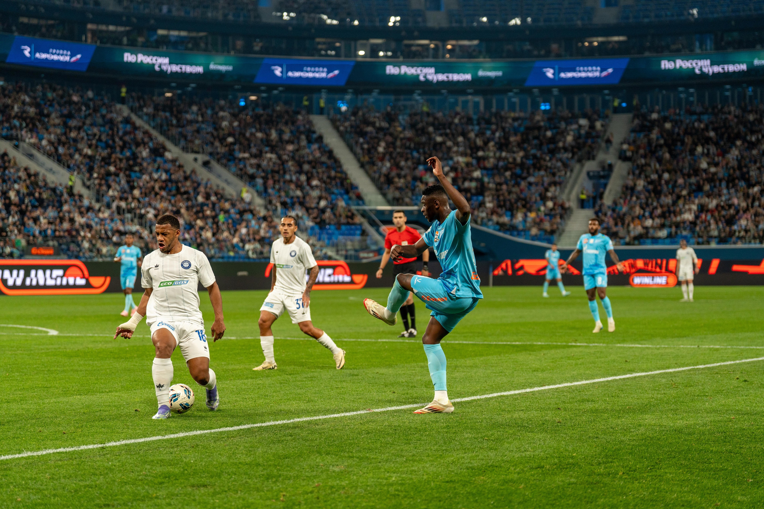 Репортажный фотограф спорт-съёмка матча Зенит – Оренбург на Газпром Арене