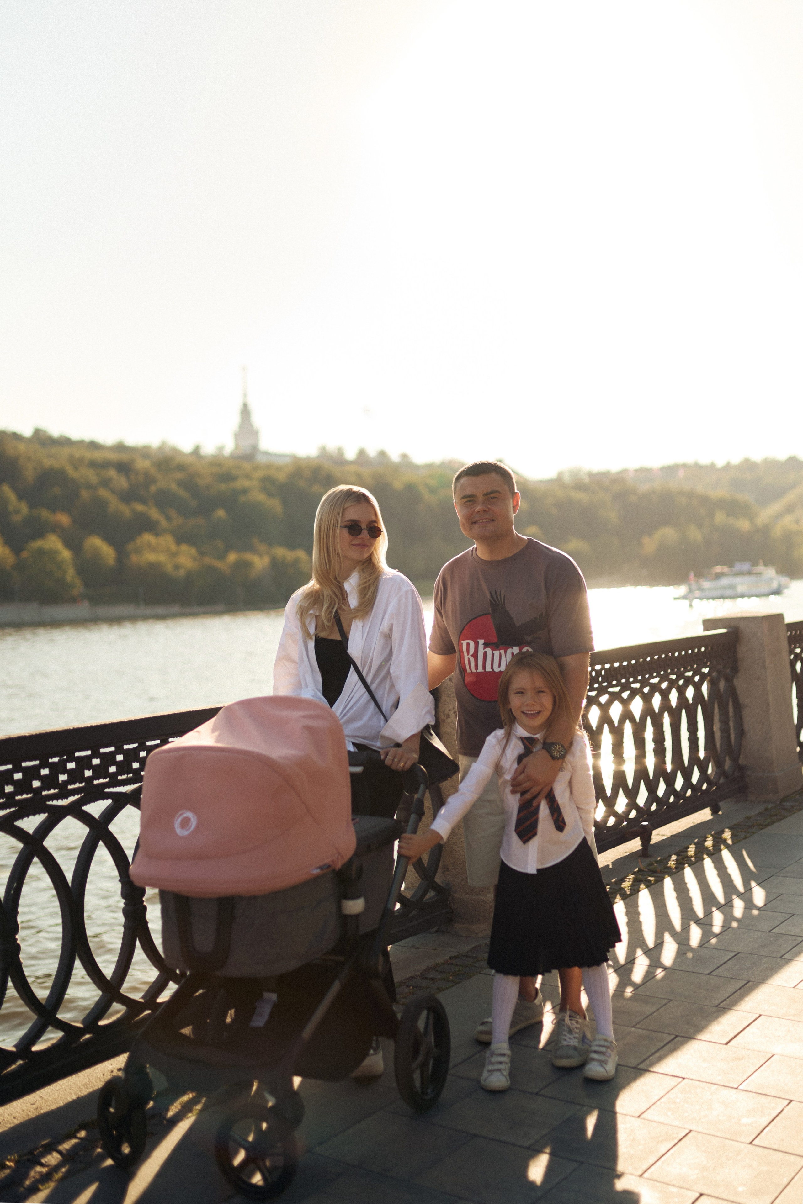 Осенняя семейная фотосессия в Лужниках. Сестры Карабаза. Фотографы и ретушеры в Москве и Санкт-Петербурге