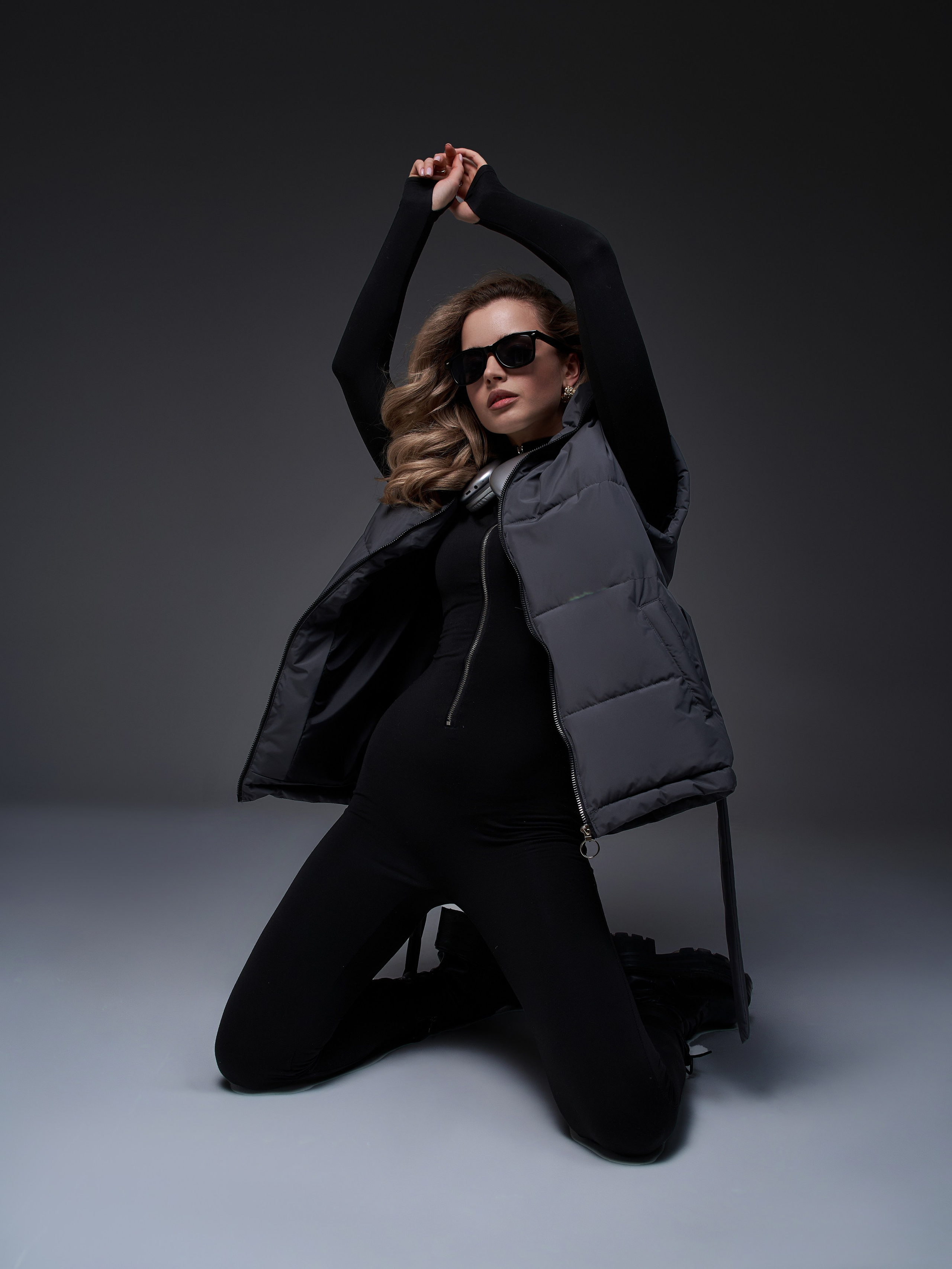 Желетки женские. Фотограф для маркетплейсов в Москве