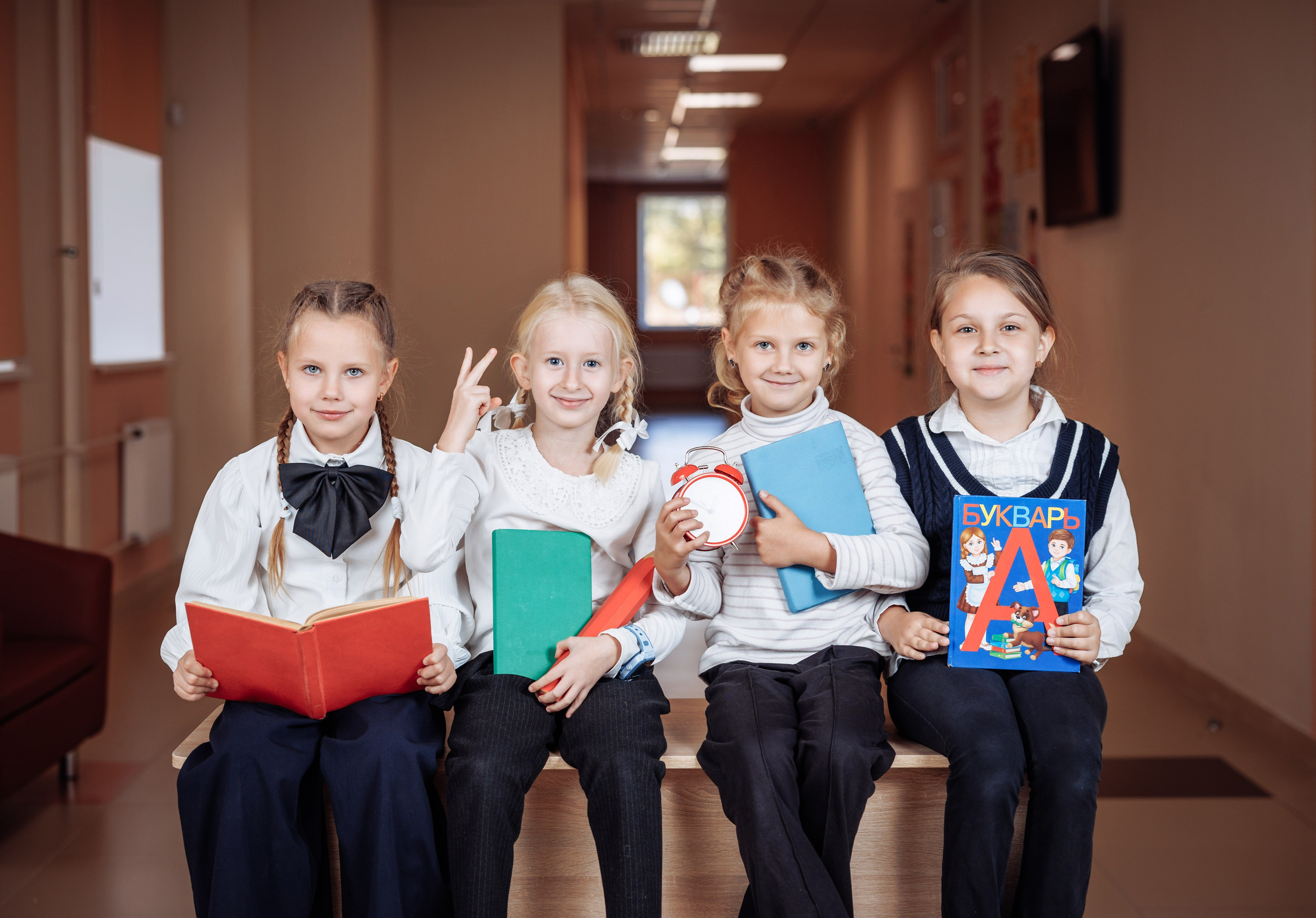 Первоклашки. Выпускные школьные фото­альбомы для школ и детских садов в Волгограде и Волжском