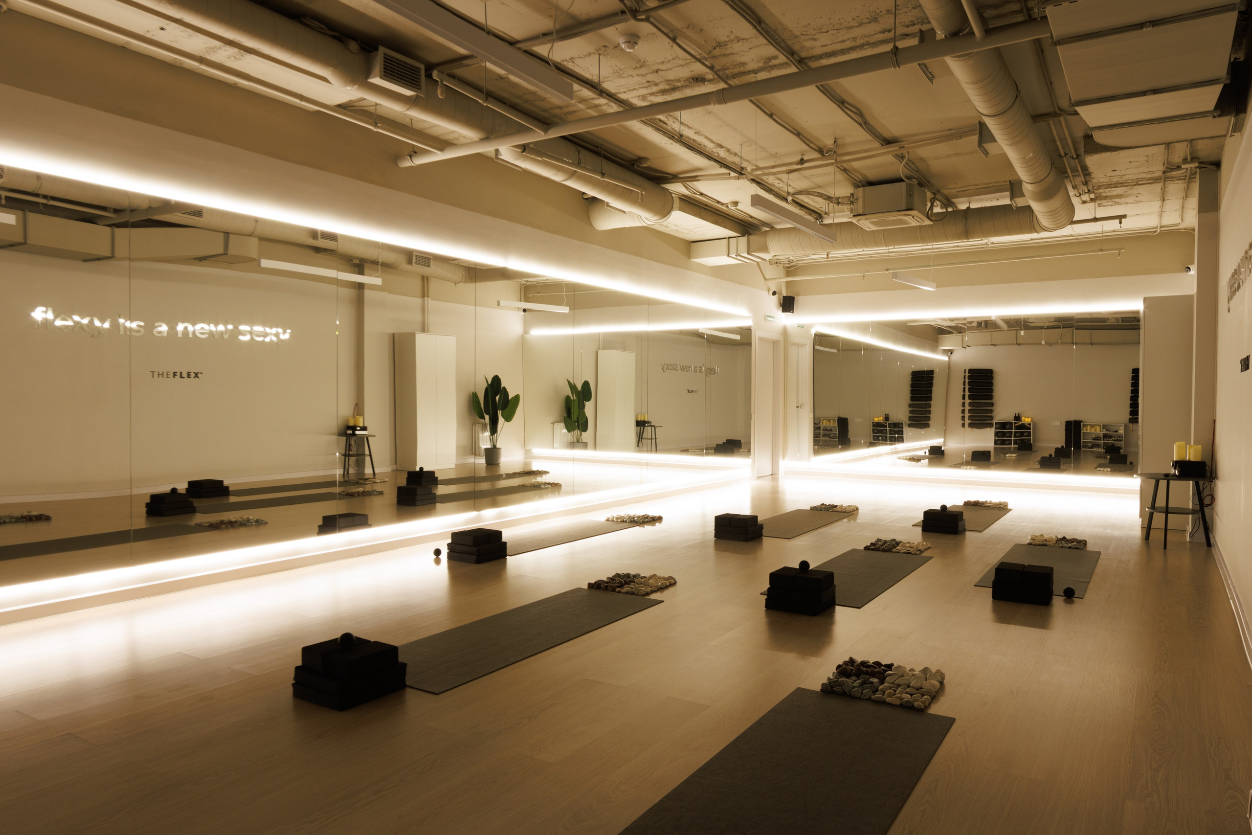 Интерьерная. Предметный и модельный фотограф Хасаншин Дамир