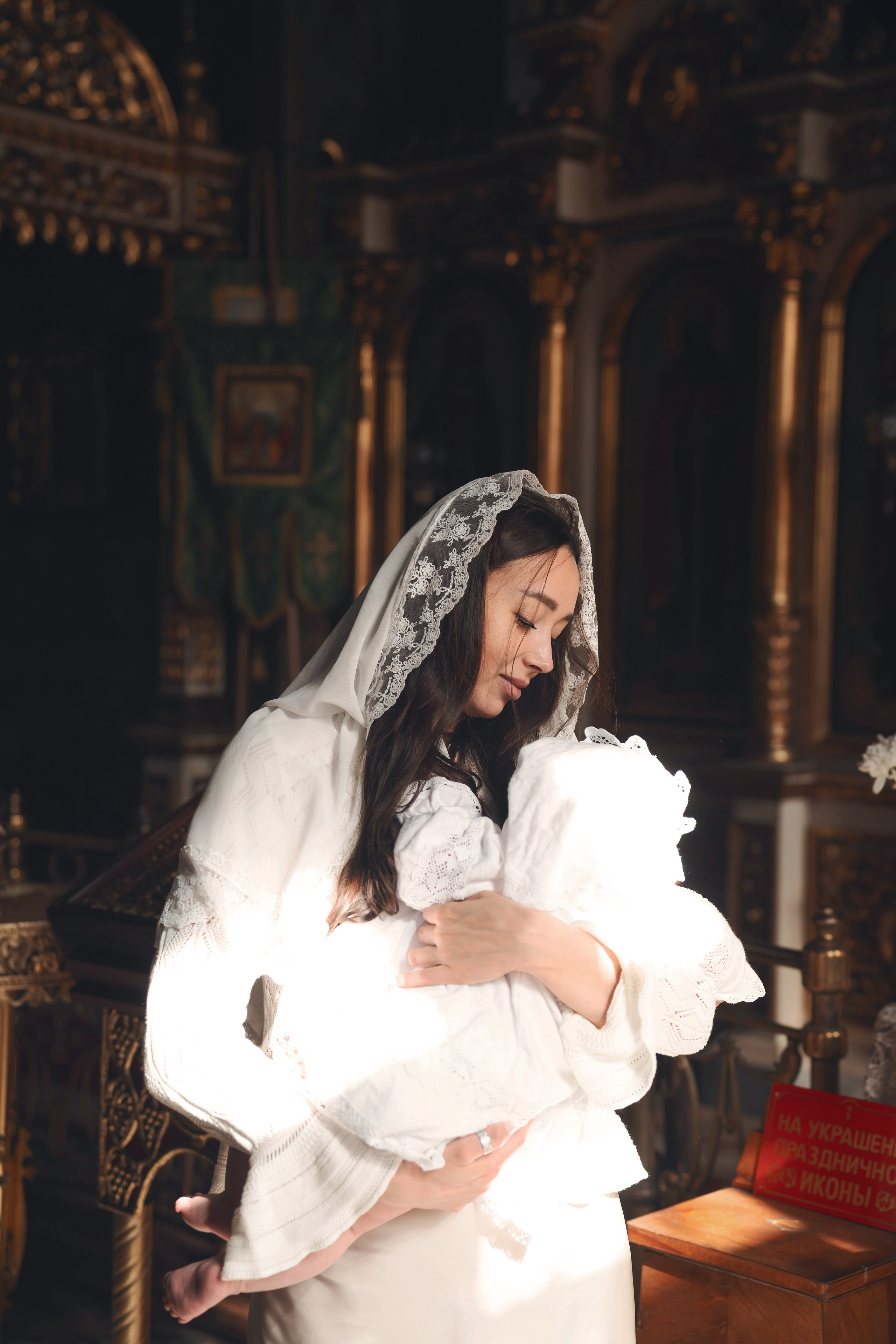 Крещение в православном Храме Воскресения Словущего в Даниловской Слободе. Семейный фотограф в Москве 📸