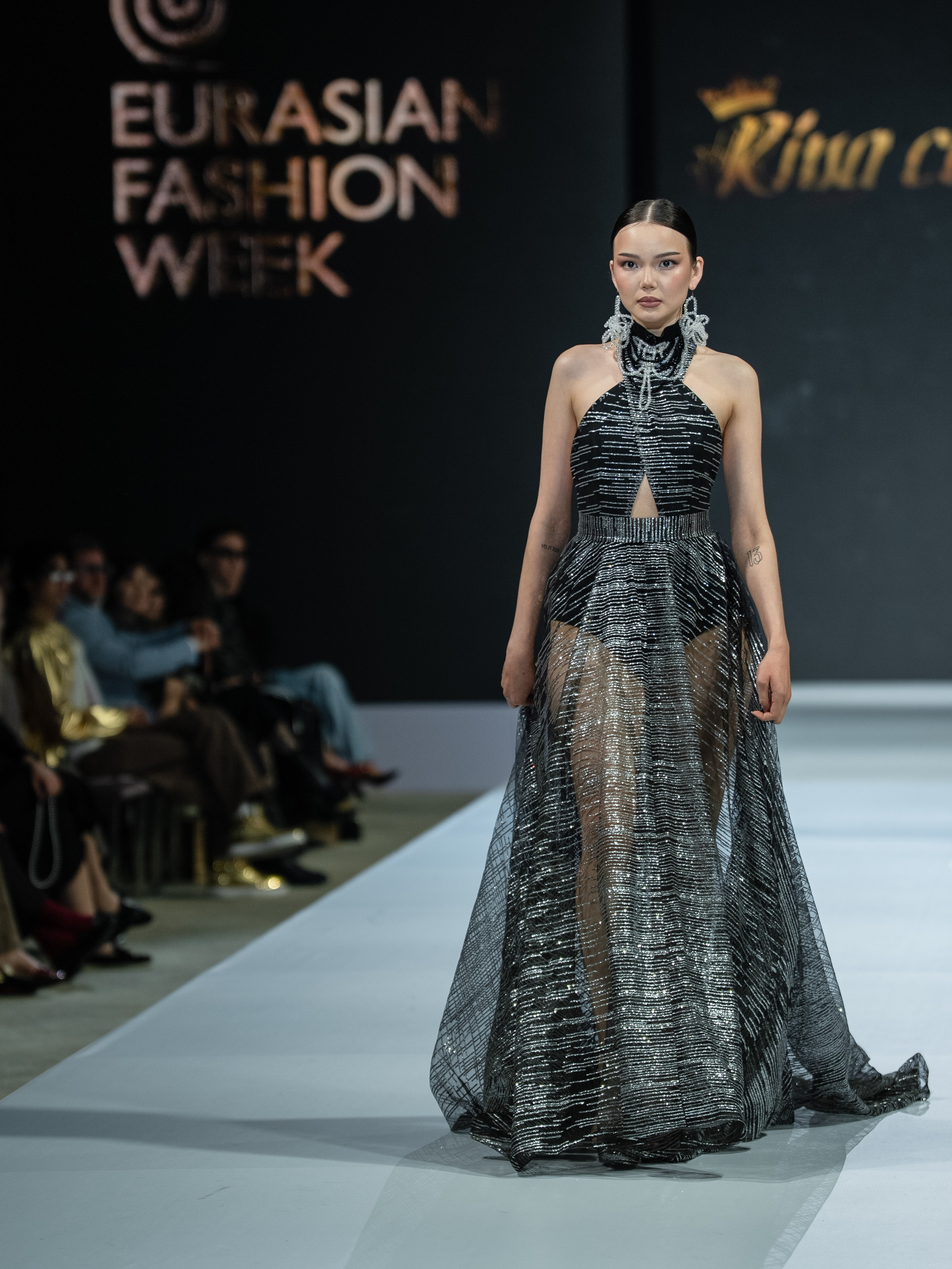 EURASIAN FASHION WEEK Rina Collection. Сайт Алматинского НЮ АРТ, будуар и фэшн фотографа Дениса Карпенко