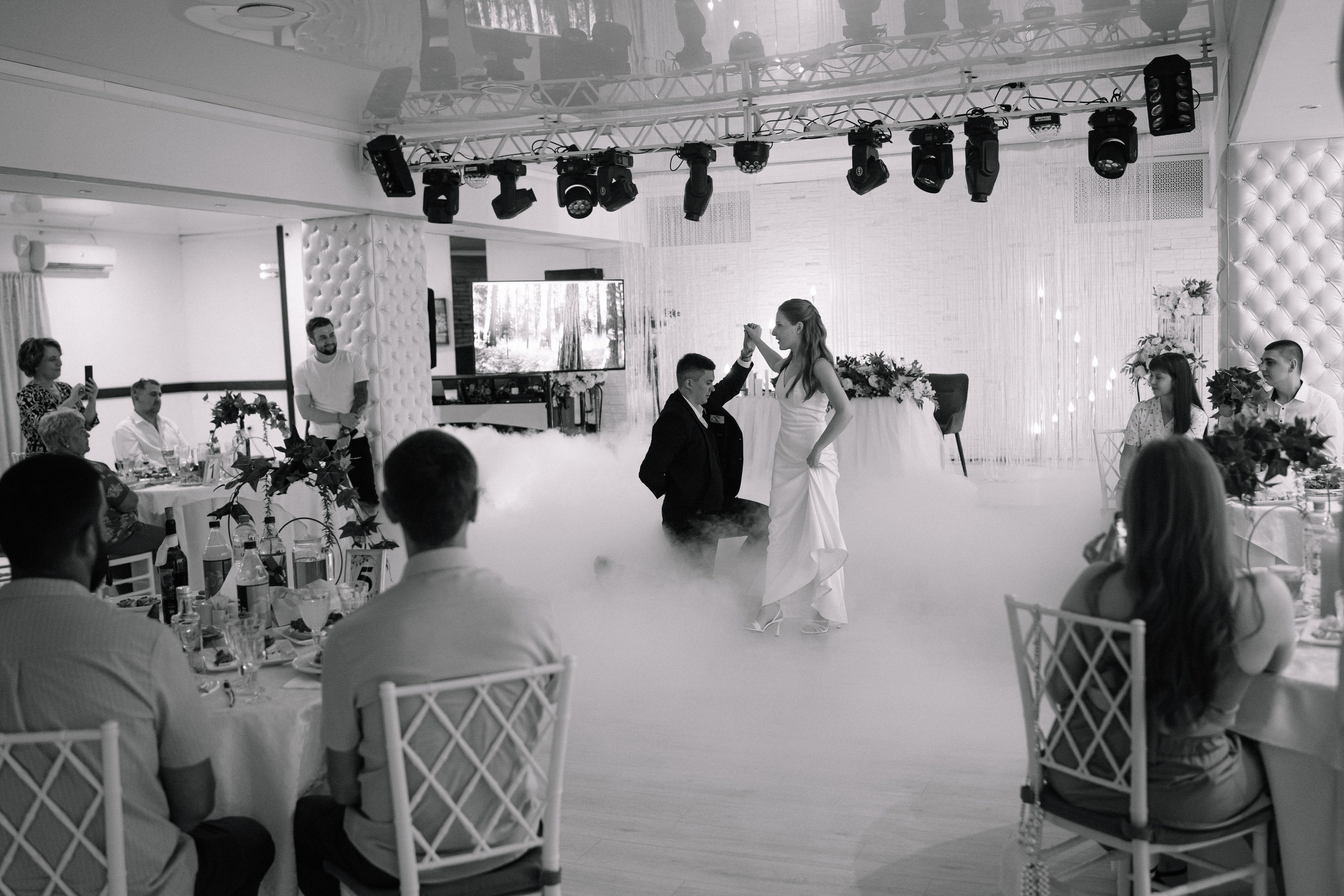 Анастасия и Роман — банкет Времена года. Репортажный (Event) фотограф в Барнауле | Даниил Маркин | Качество и вайб