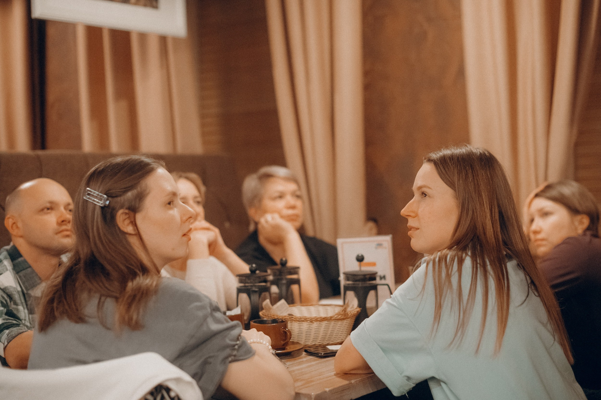 КВИЗ в ресторане «Ермолаев». Фотограф Дмитрий Пименов