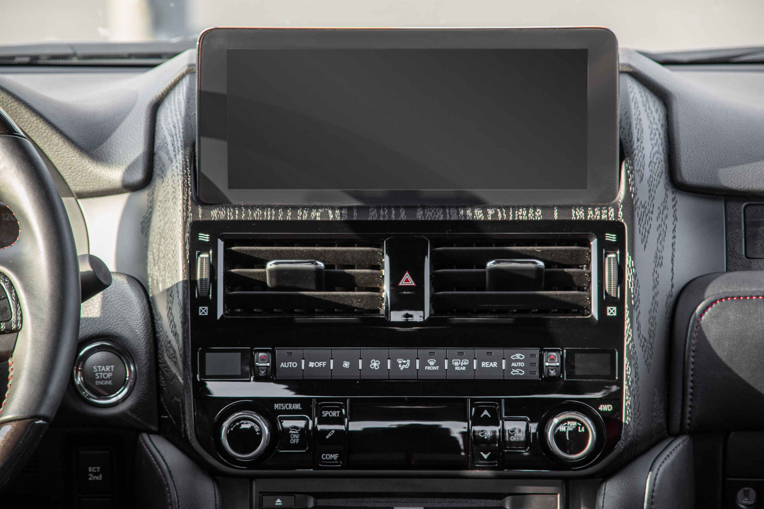 Фотосъемка автомобиля Lexus для Evil Painter. Интерьерный фотограф и ретушер в Красноярске Денис Антропов