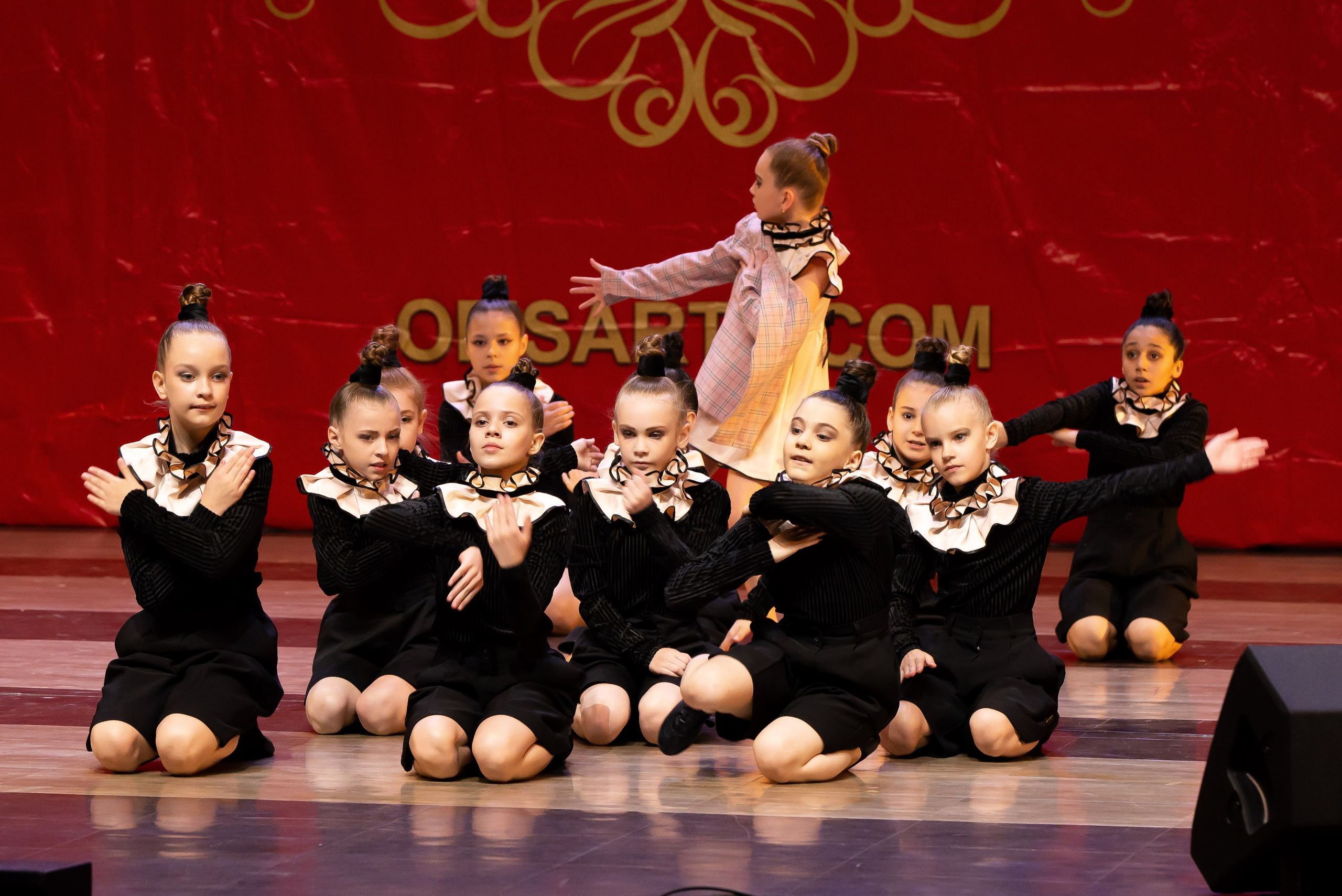 Сцена. Главная