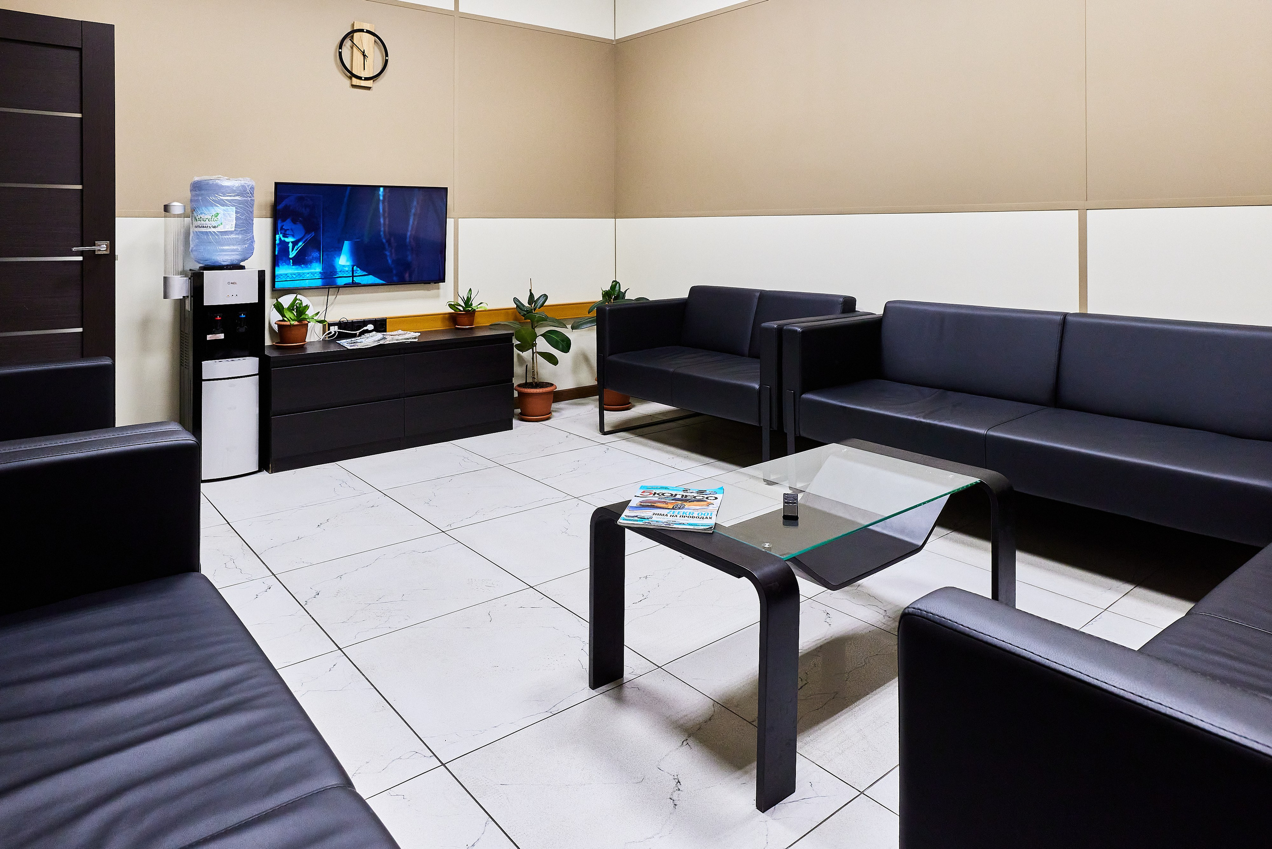 СТО Орбита на Суздальском проспекте. Фотограф Анастасия Леонтьева Санкт-Петербург