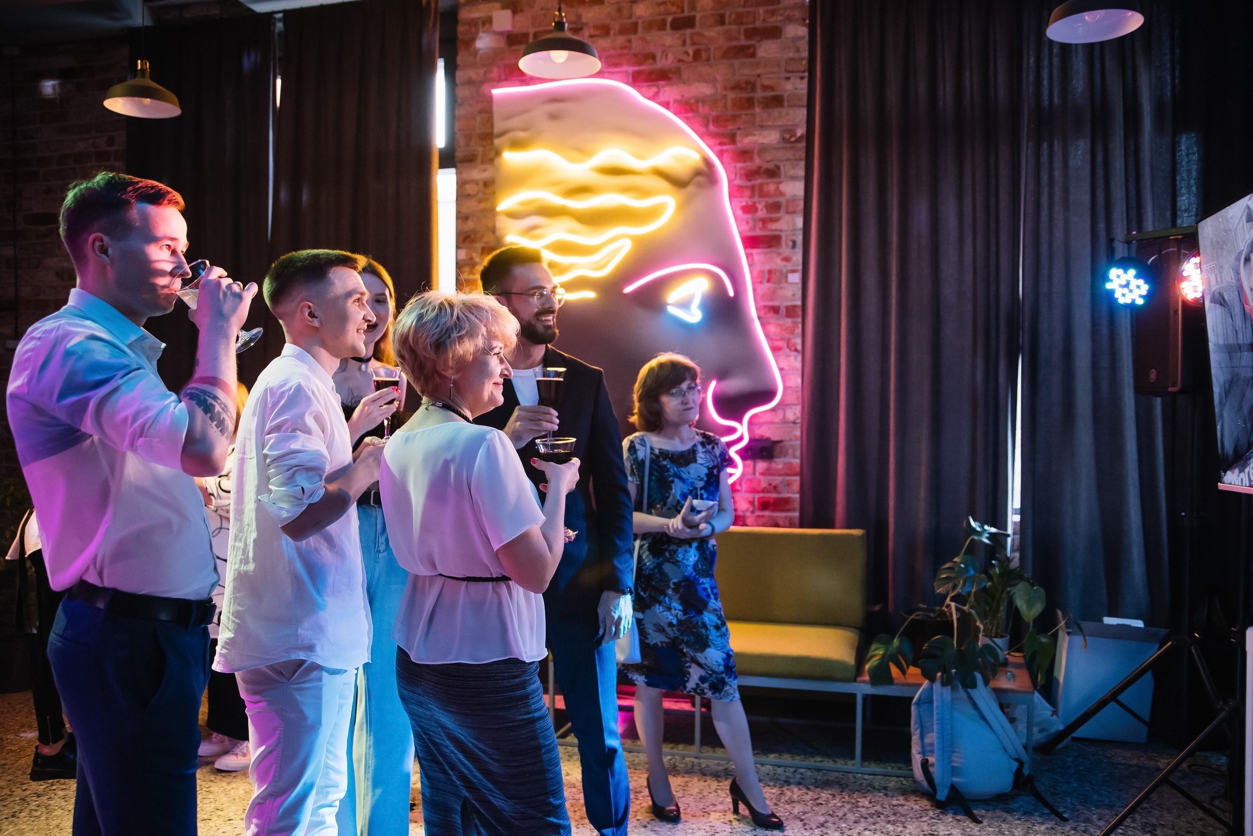 Репортаж свадебной вечеринки. Свадебный, семейный фотограф, контент съёмка. Екатеринбург. Елена Граф