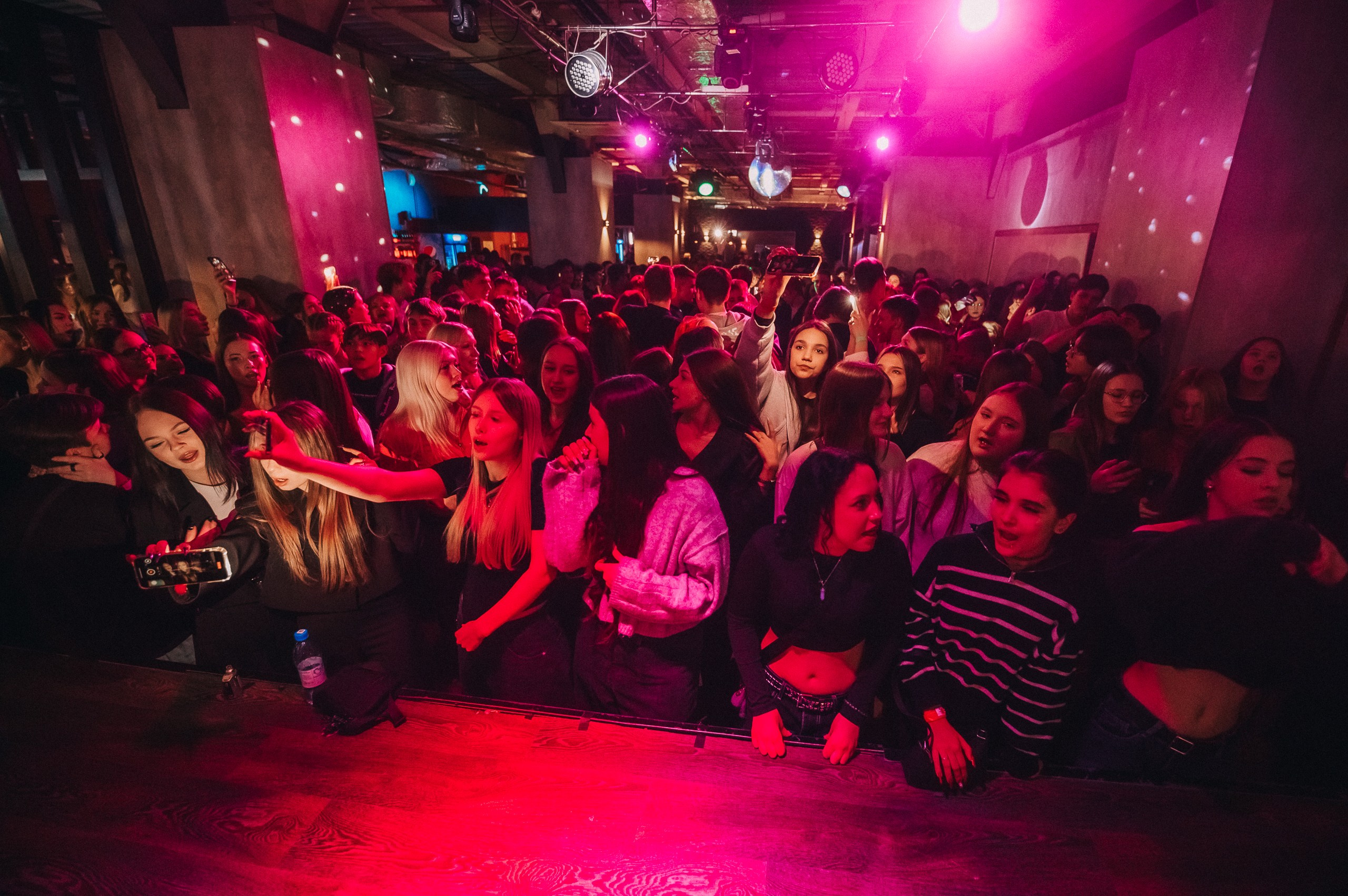 8 MARCH WOMENS DAY PARTY. Фотограф в Кемерово Владислав Шульц