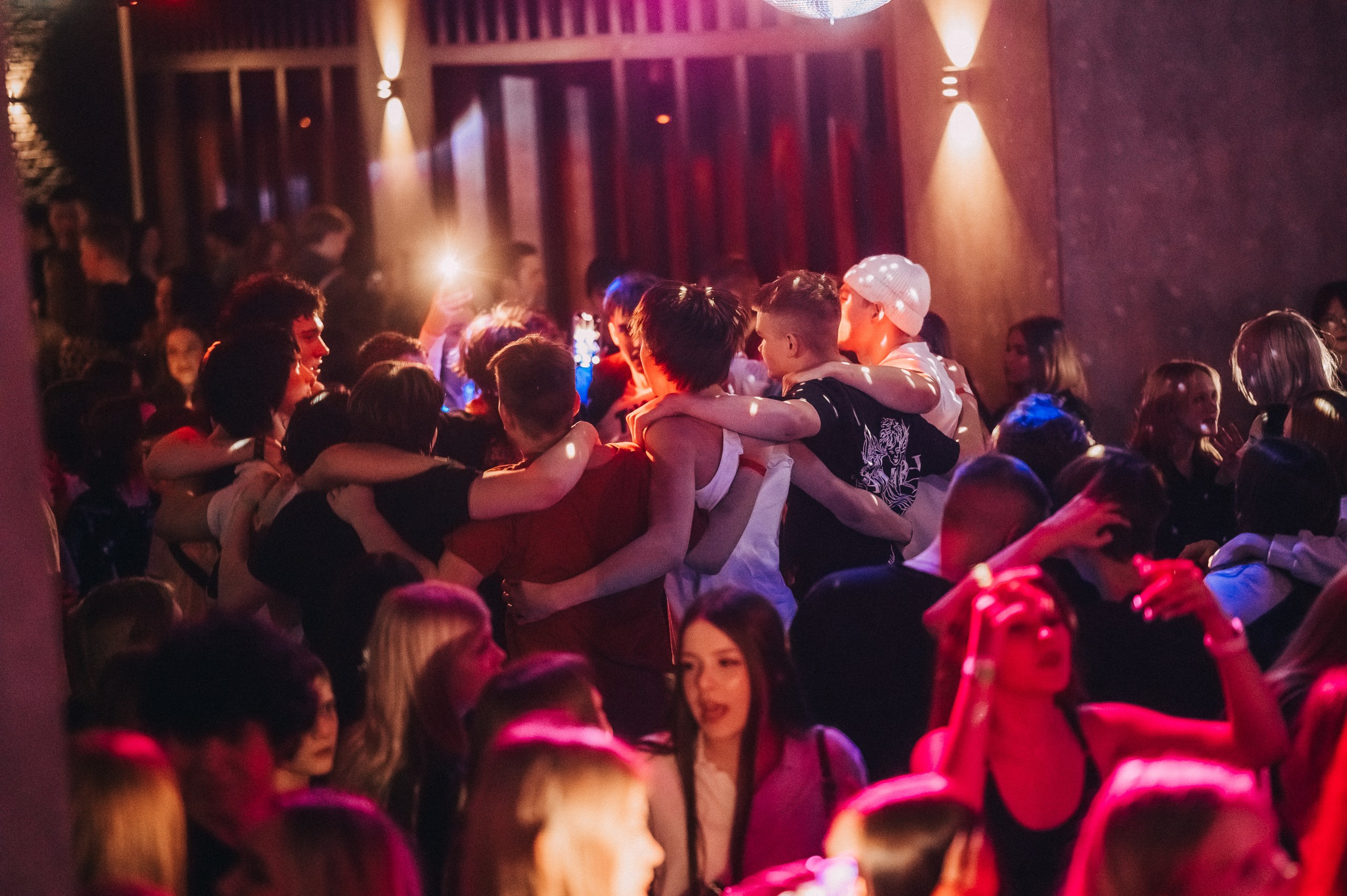 8 MARCH WOMENS DAY PARTY. Фотограф в Кемерово Владислав Шульц