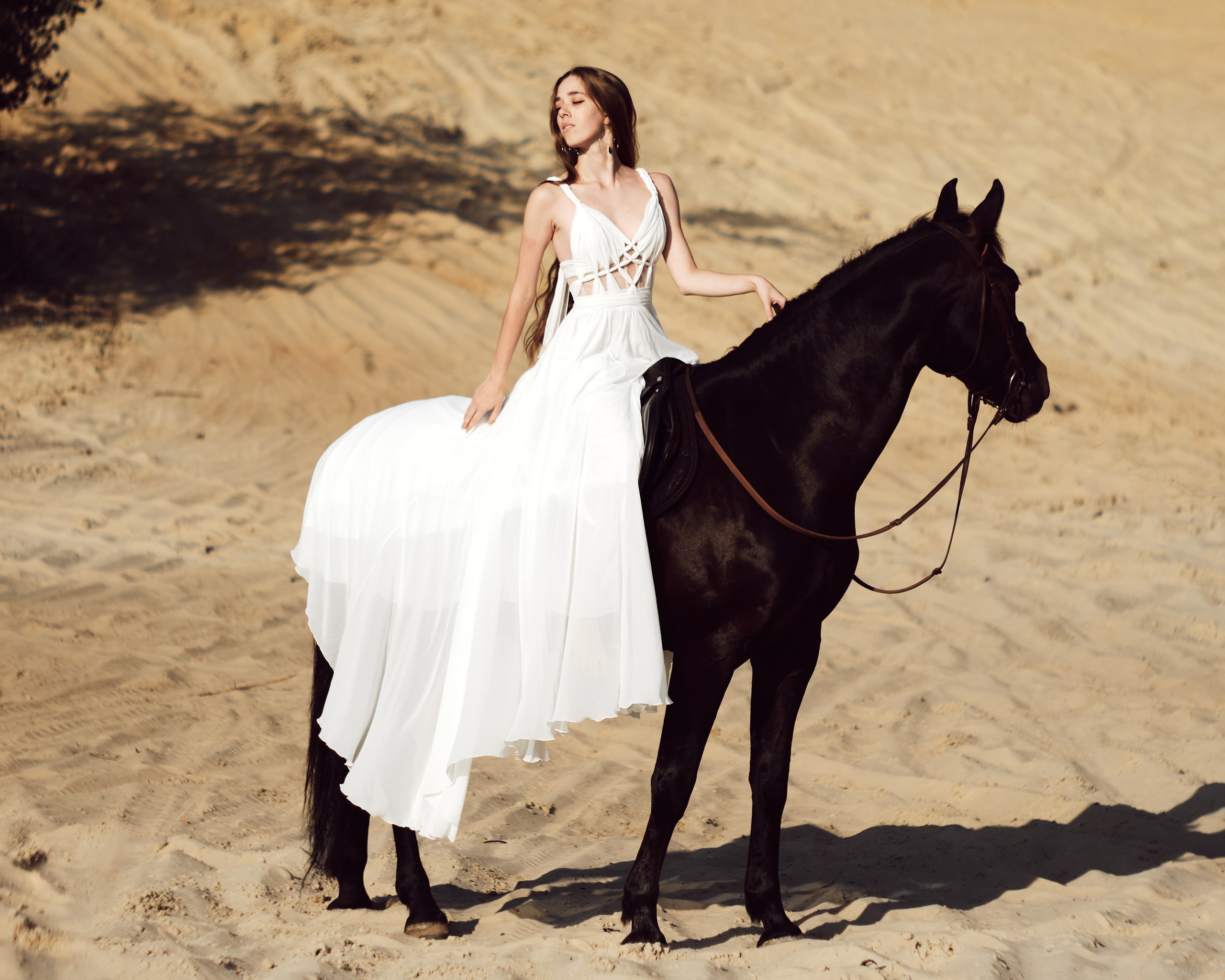 Фотосессия с конём на улице в Москве