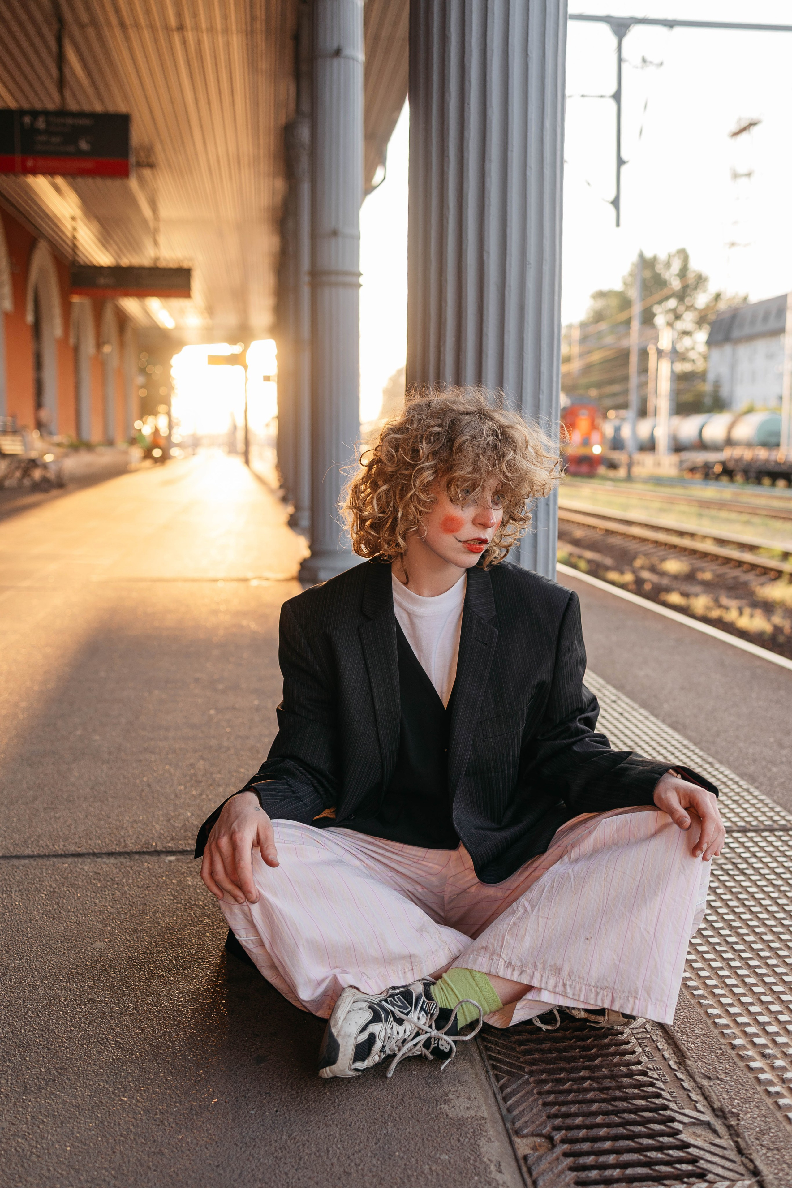 Закат на ЖД вокзале. Лиза. Фотограф в Твери Лагодная Яна
