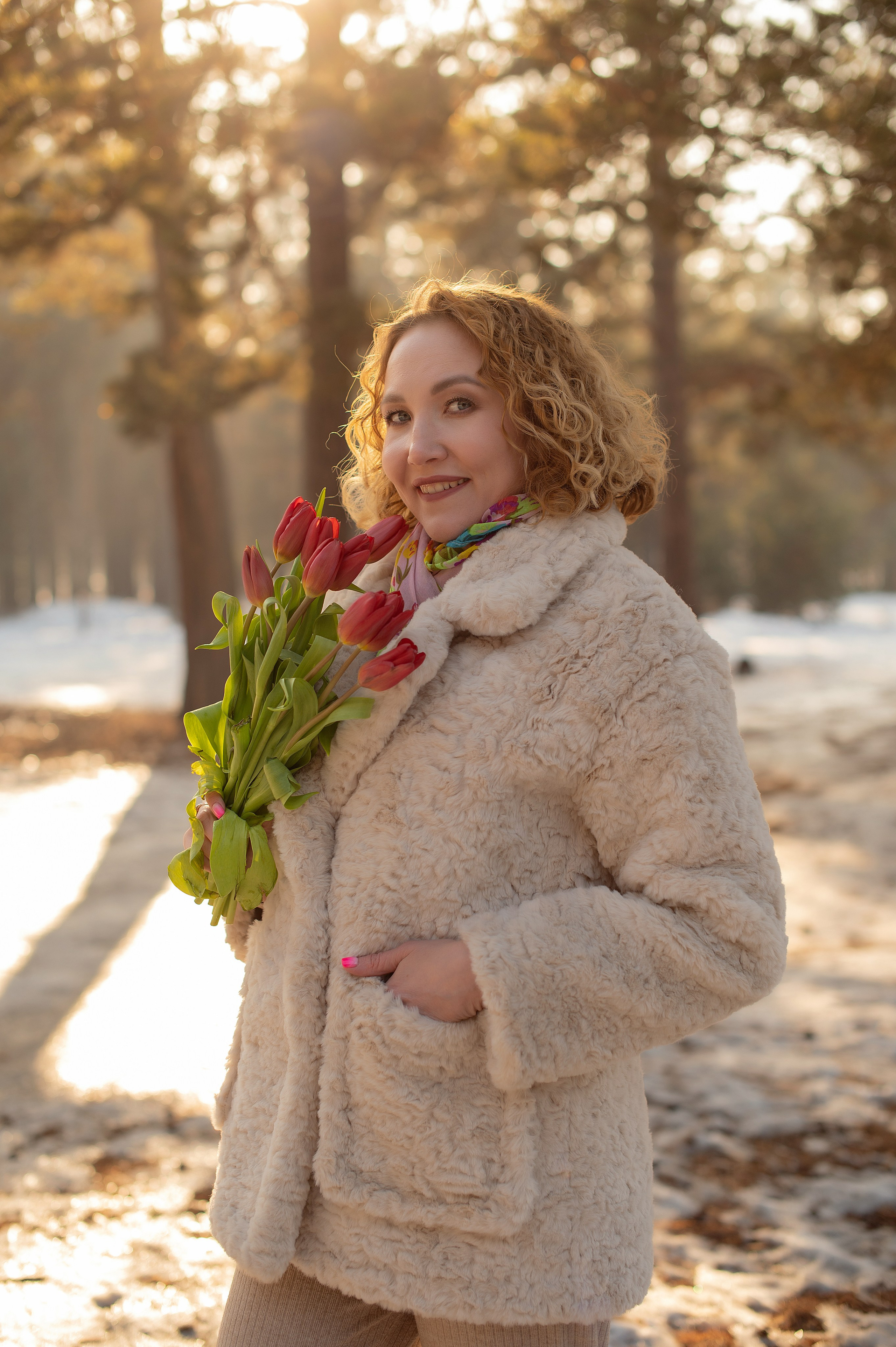 Ира тюльпаны в снегу. Фотограф Виктория Воронина